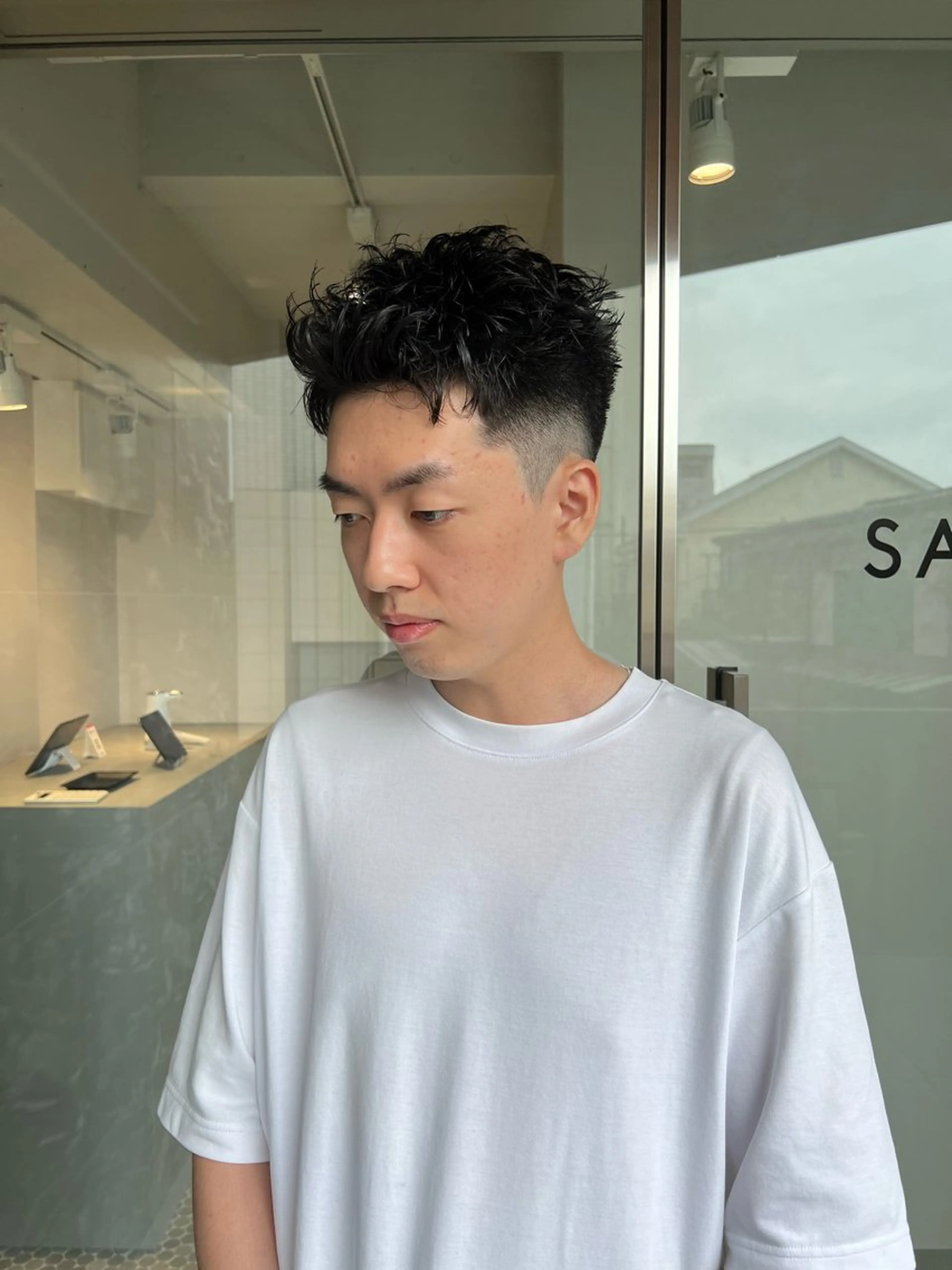 ショート メンズ アイブロウ フェードカット メンズベリーショート ベリーショート くせ毛 ショートヘア 樋野 亮のヘアスタイル