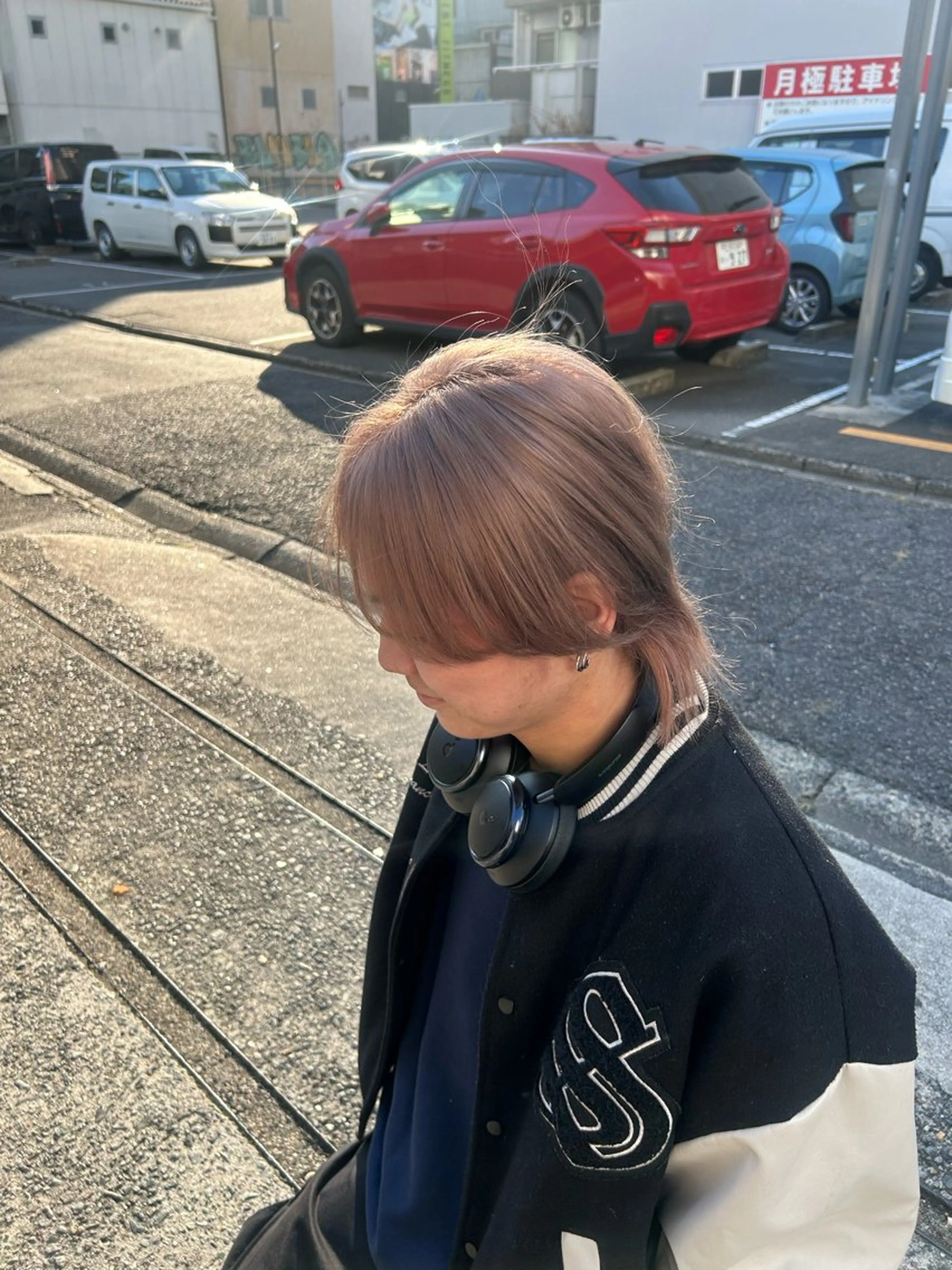 カラー メンズ ピンクカラー カット ヘアカラー トリートメント 有働由良／ハイトーン ／韓国メンズヘアのヘアスタイル