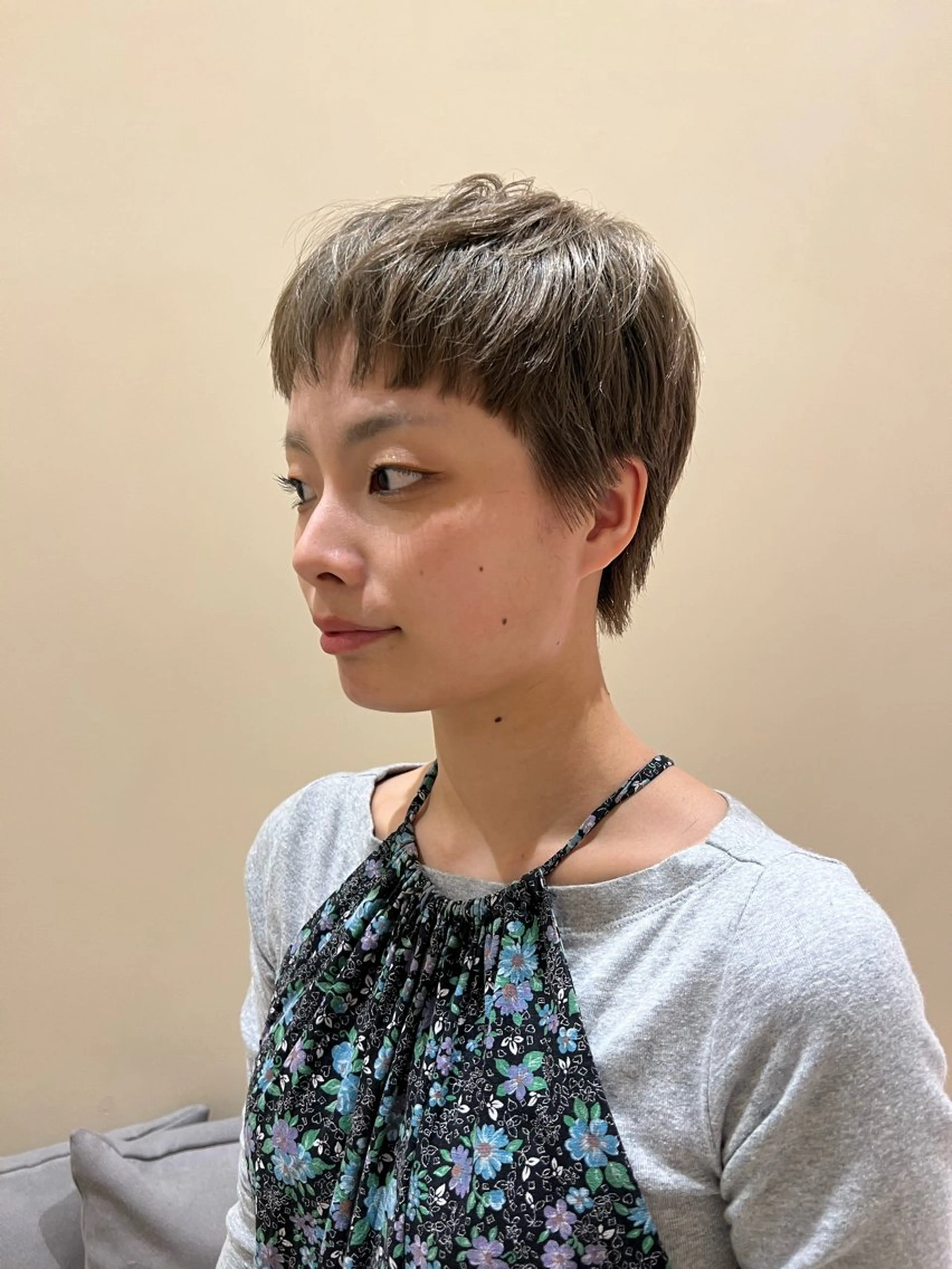 ショート レイヤーカット NERO加藤木麻彩のヘアスタイル