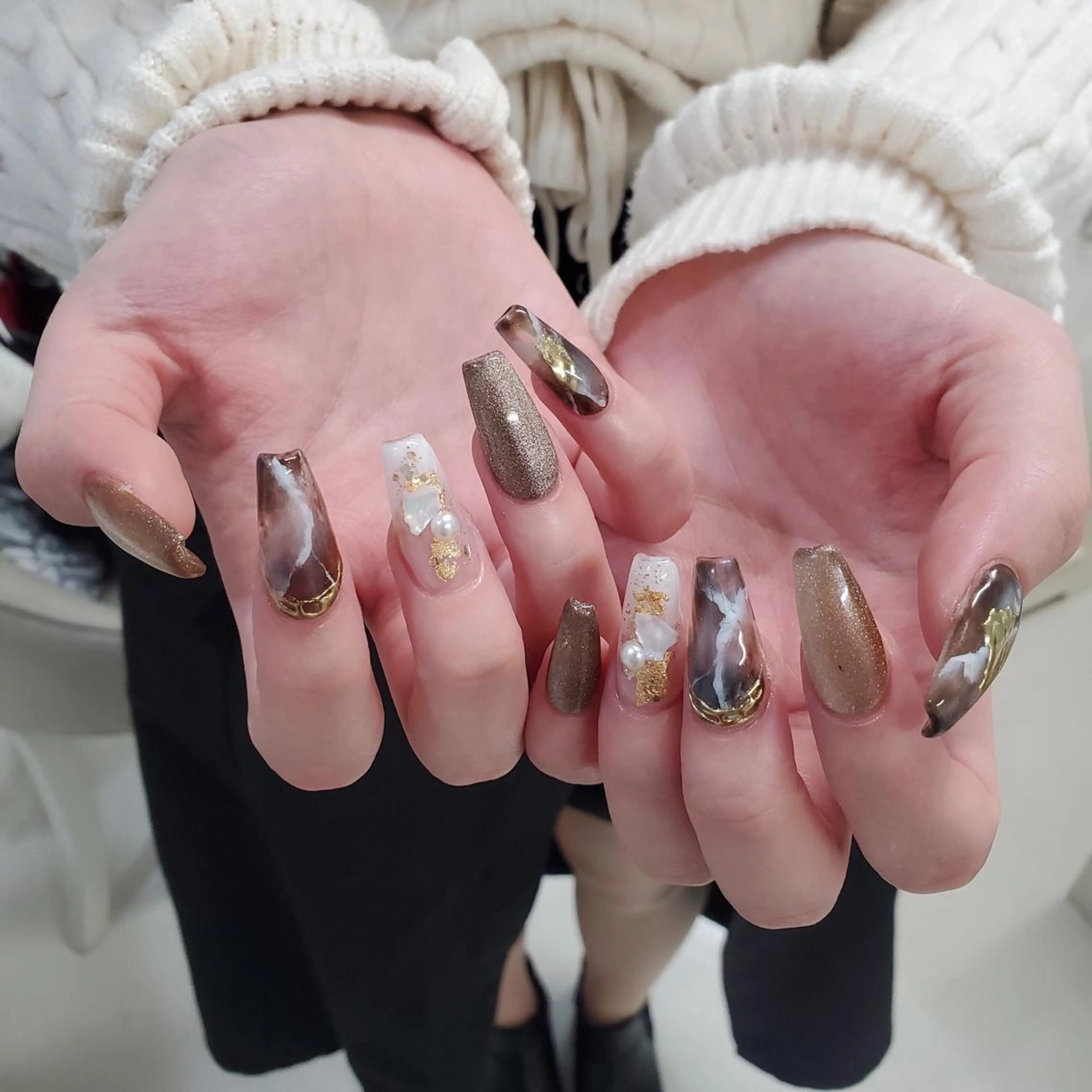 ネイル アートネイル ジェルネイル マグネットネイル ニュアンスネイル スカルプネイル ハンドネイル nailstudio eviz新宿店のネイルデザイン