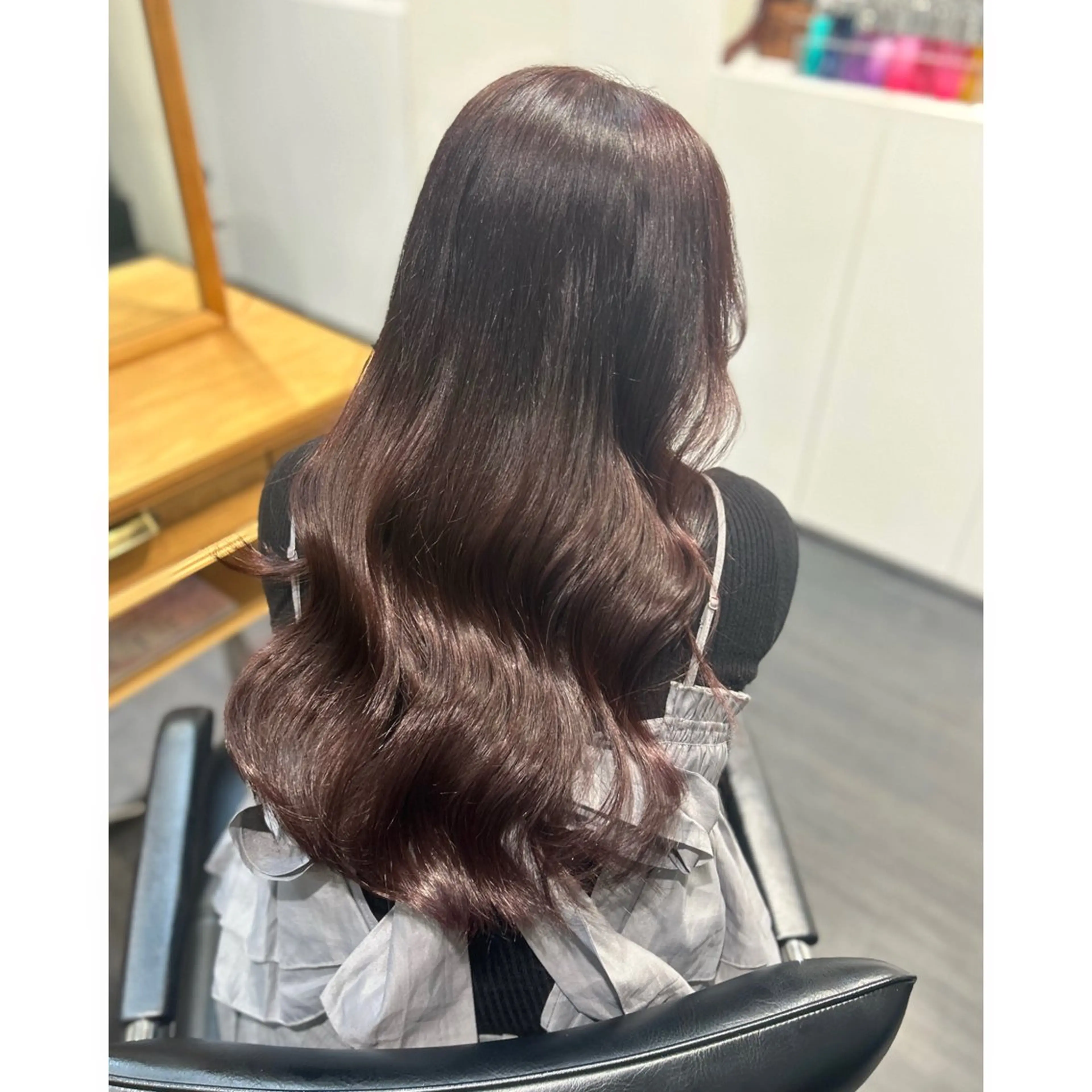 ロング ピンクブラウン ヘアカラー 山本 凪のヘアスタイル