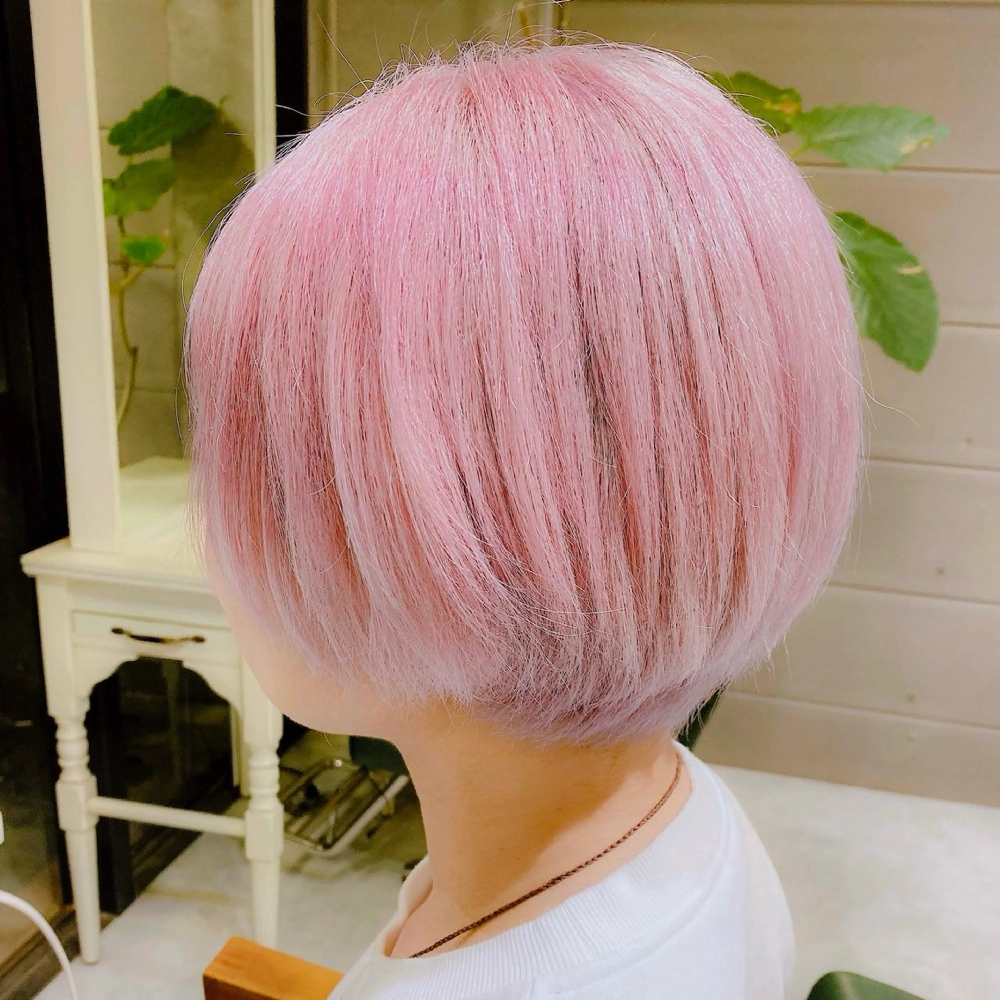 ショート カラー ブリーチ デザインカラー ハイトーンカラー ピンクカラー ヘアカラー トリートメント DAYS Men’sのヘアスタイル