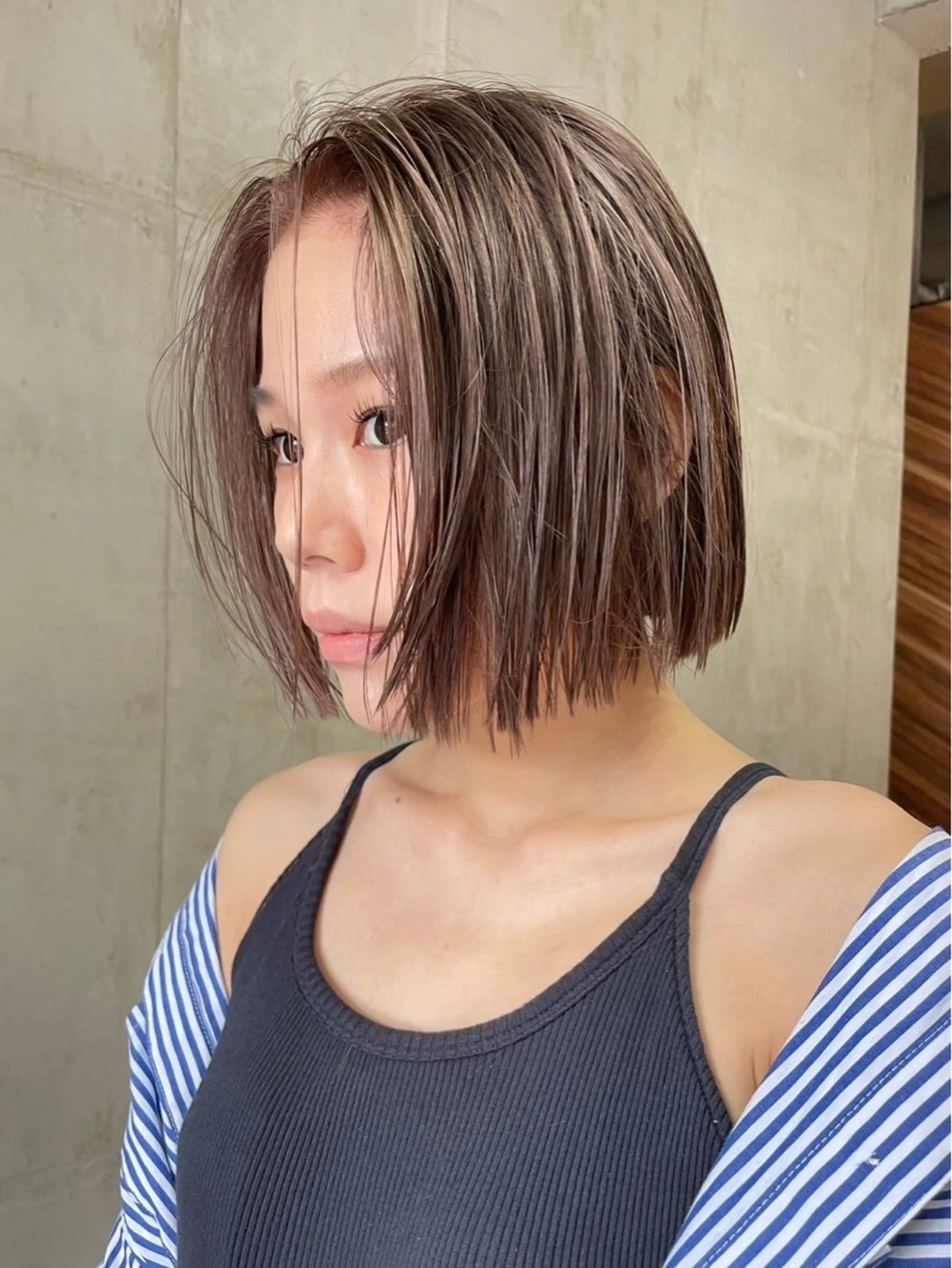 ショート 切りっぱなしボブ ボブ くびれヘア 髪質改善 レイヤーカット カット ヘアカラー 南堀江レイヤーカット MIKU🍒のヘアスタイル