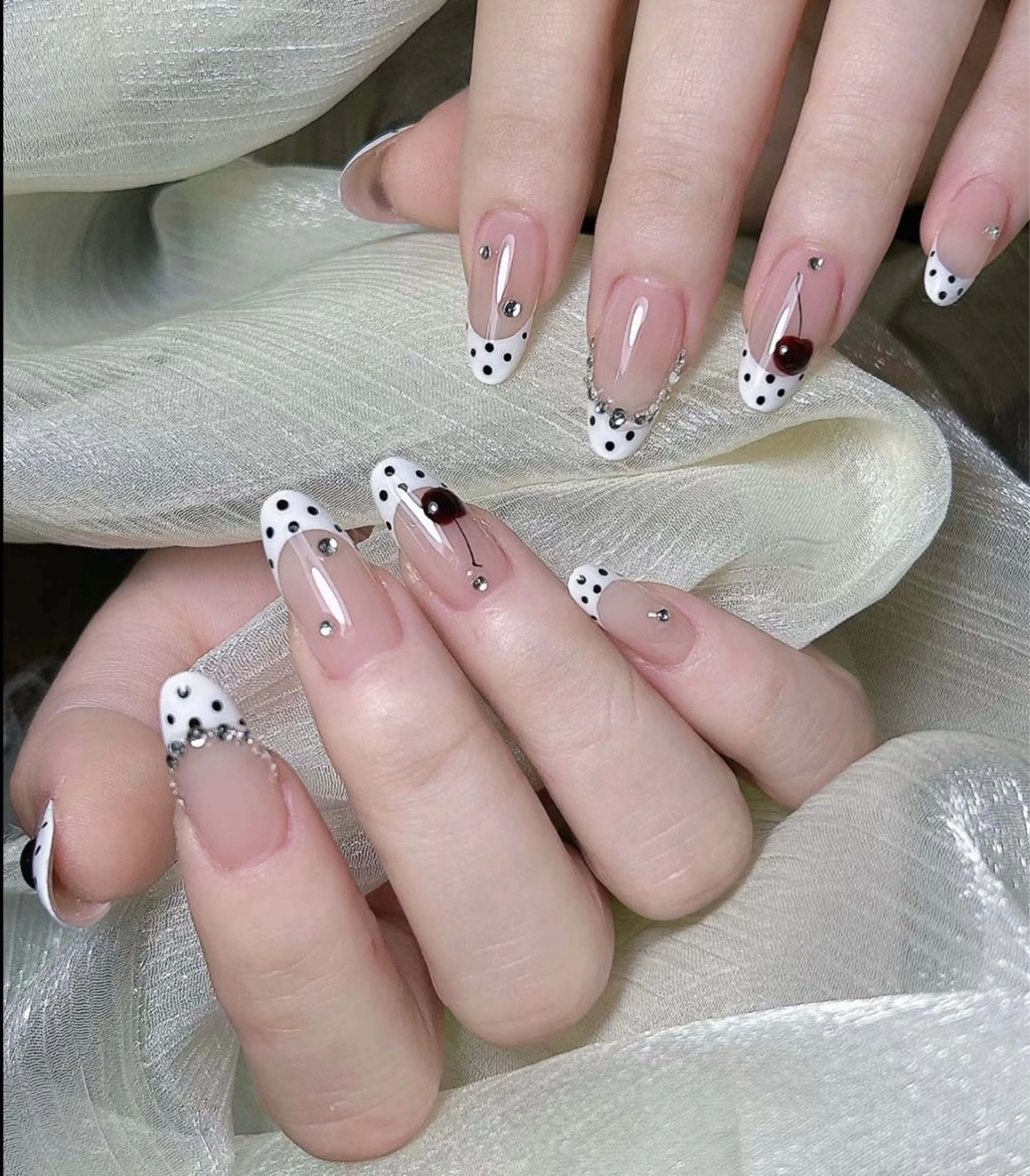 ネイル ハンドネイル 🎀PG🩵 ネイルサロンのネイルデザイン