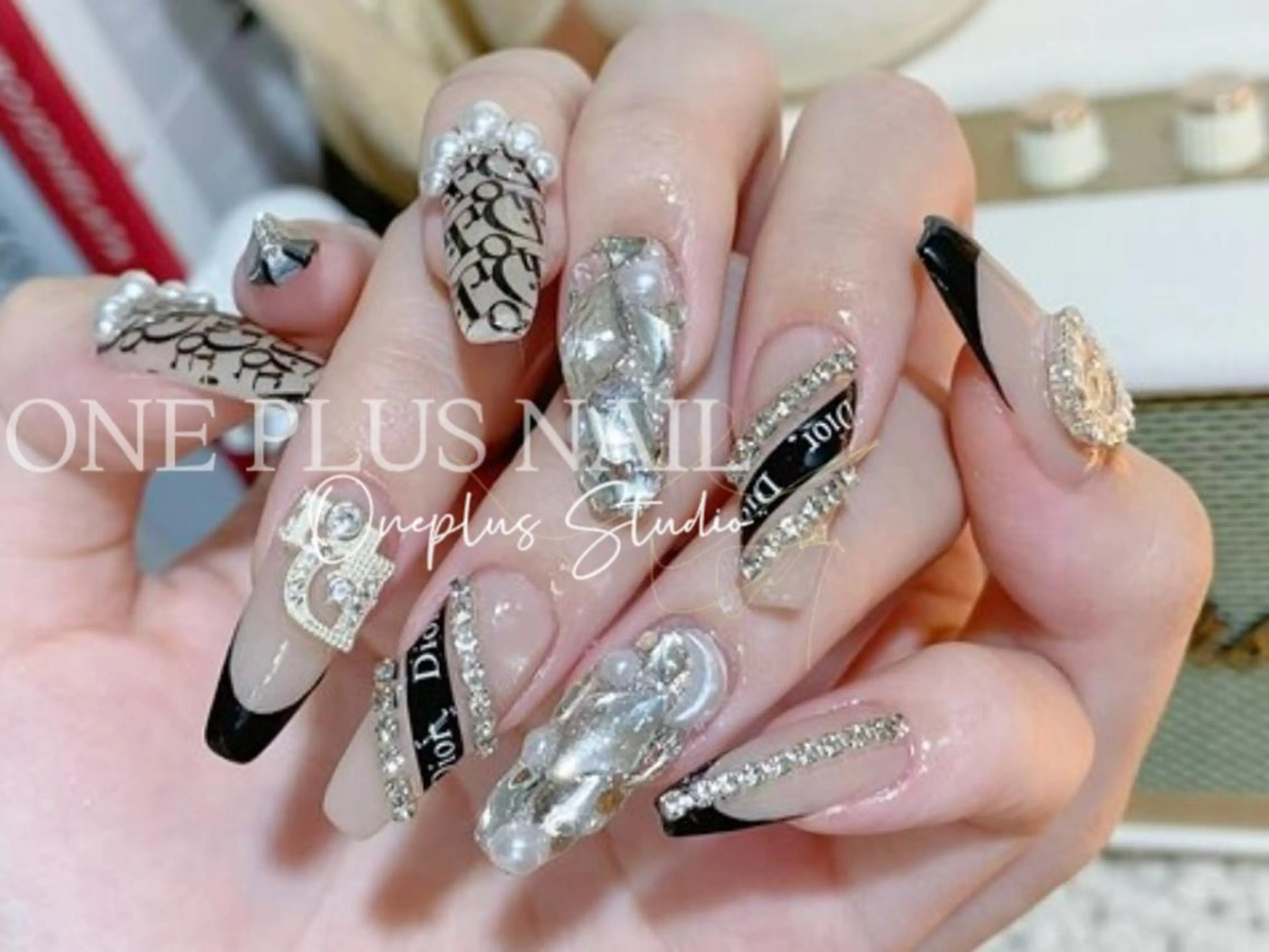 ネイル アートネイル オーロラネイル ガーリー キラキラネイル 韓国ネイル One plus StudioNailのネイルデザイン