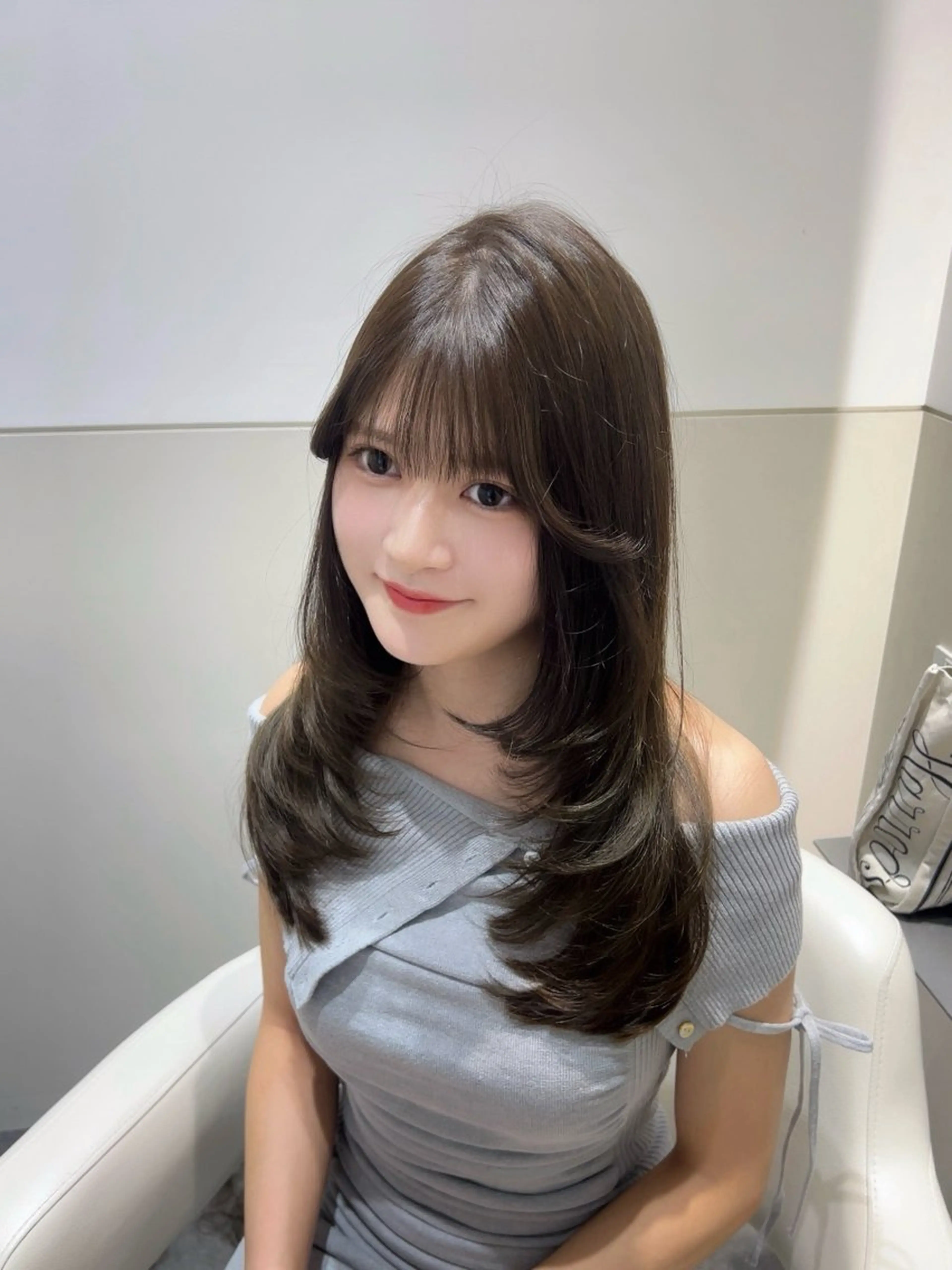 セミロング カラー ブリーチ 透明感カラー グレージュ ブリーチなしカラー オリーブグレージュ カット ヘアカラー トリートメント SALOWIN銀座一丁目suite店所属・🩷韓国ヘア/ヨシン モリ🩷Maikaのヘアスタイル