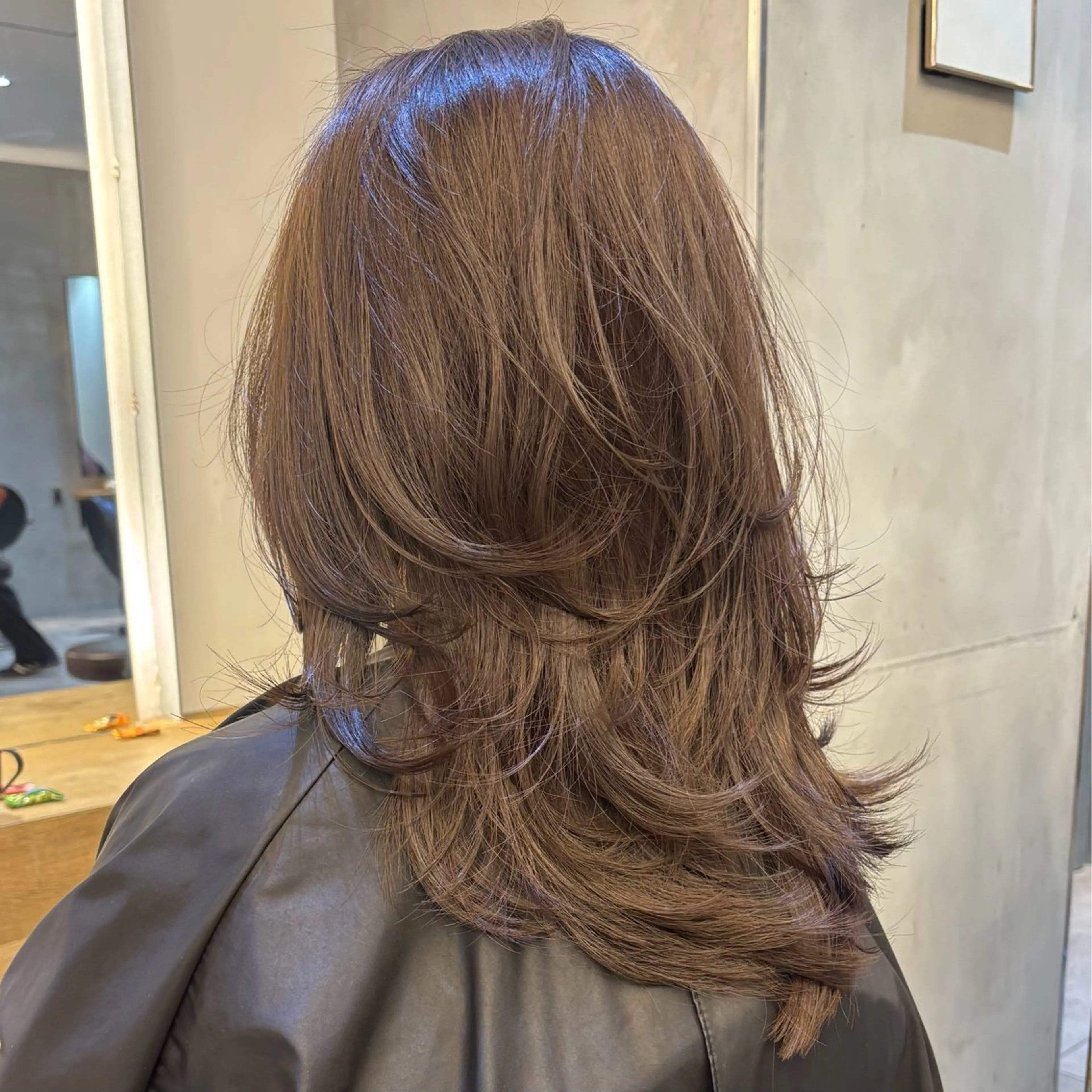 ロング カラー アッシュ アッシュブラウン ブラウンカラー レイヤーカット 韓国🇰🇷透明感 ERIのヘアスタイル