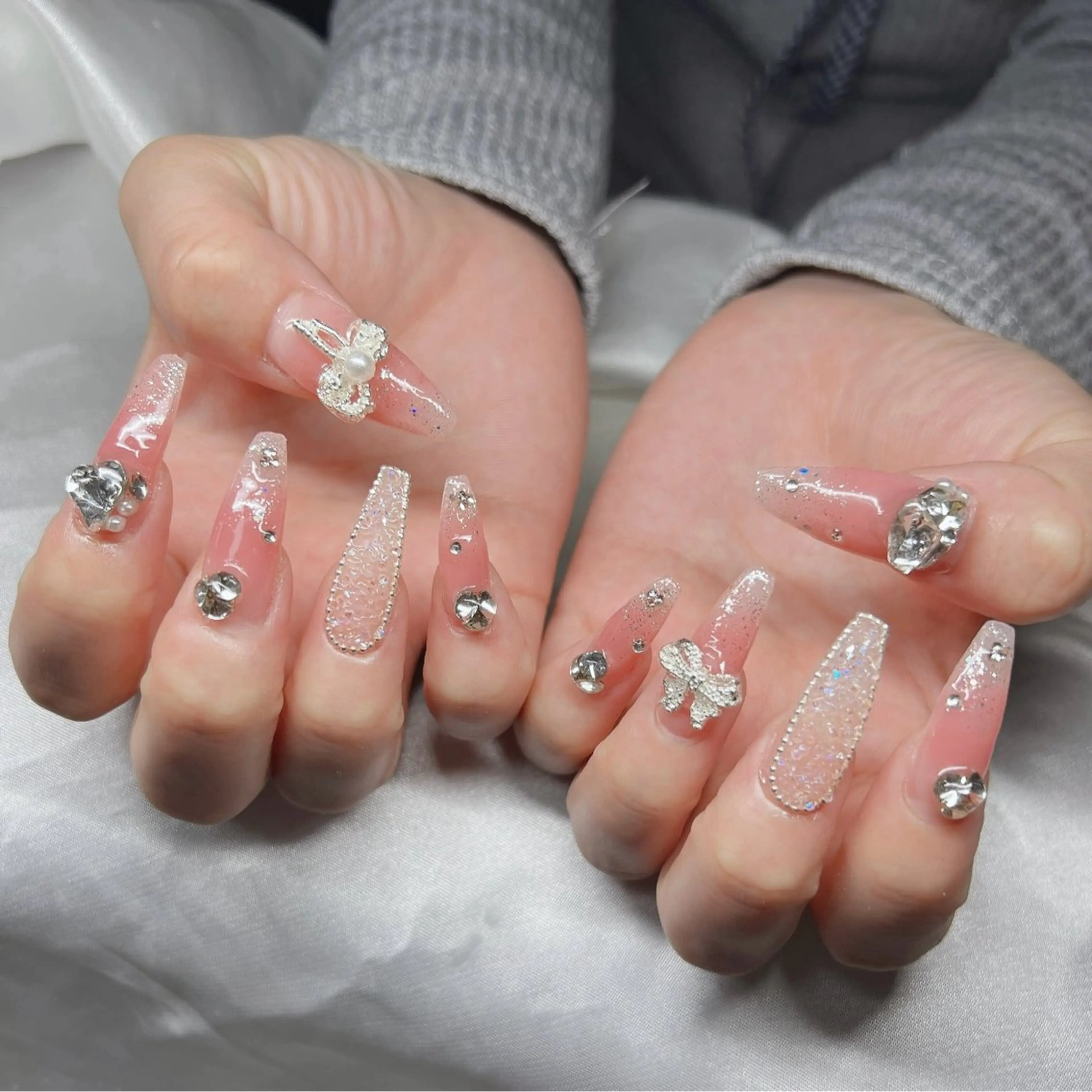 ネイル 長さ出し グラデーション 卒業式 キラキラネイル マグネットネイル ハンドネイル Lee Nailsのネイルデザイン