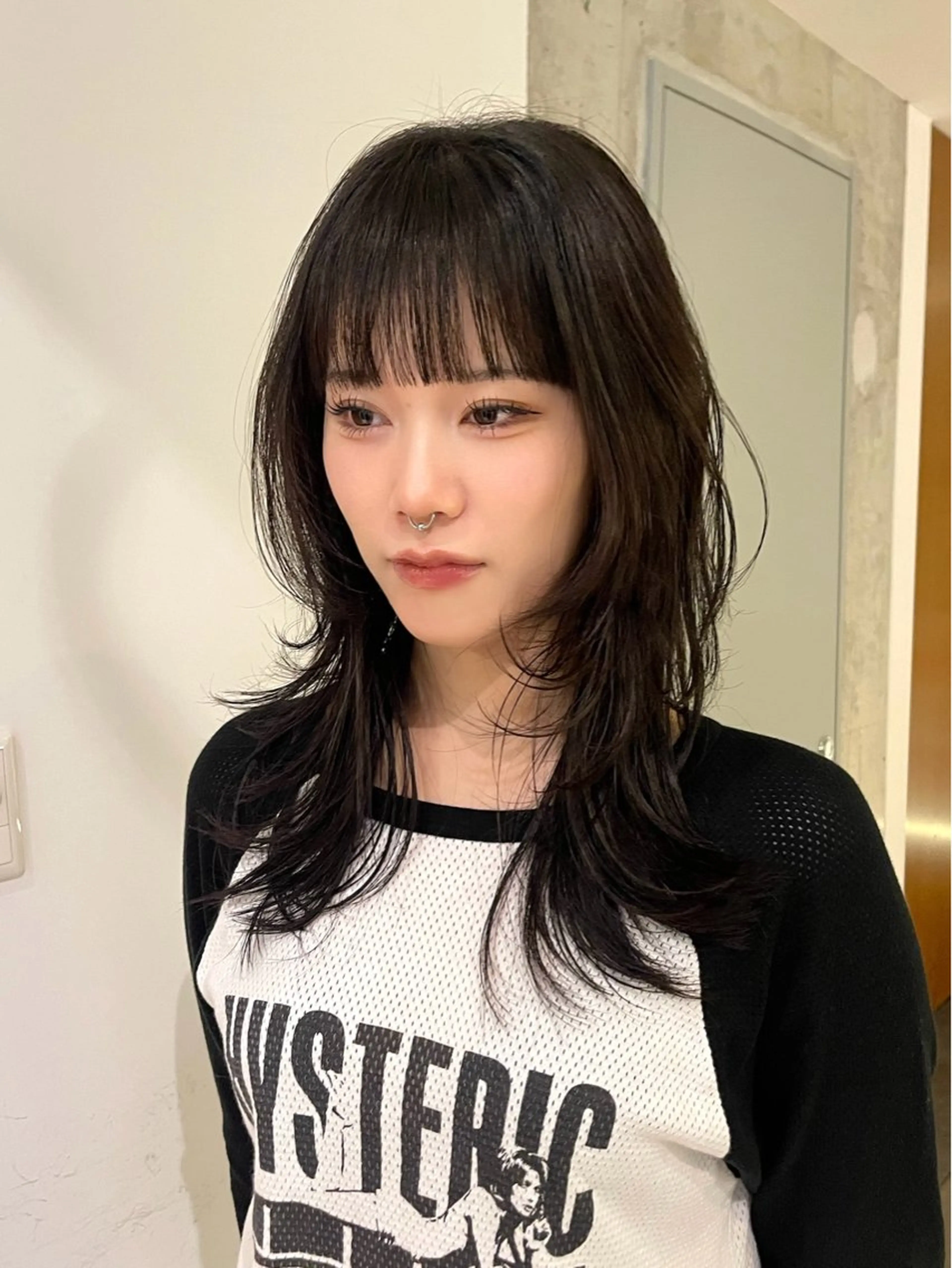 ミディアム カット 縮毛矯正 🫧うる艶レイヤー /グレージュ🪐リサのヘアスタイル