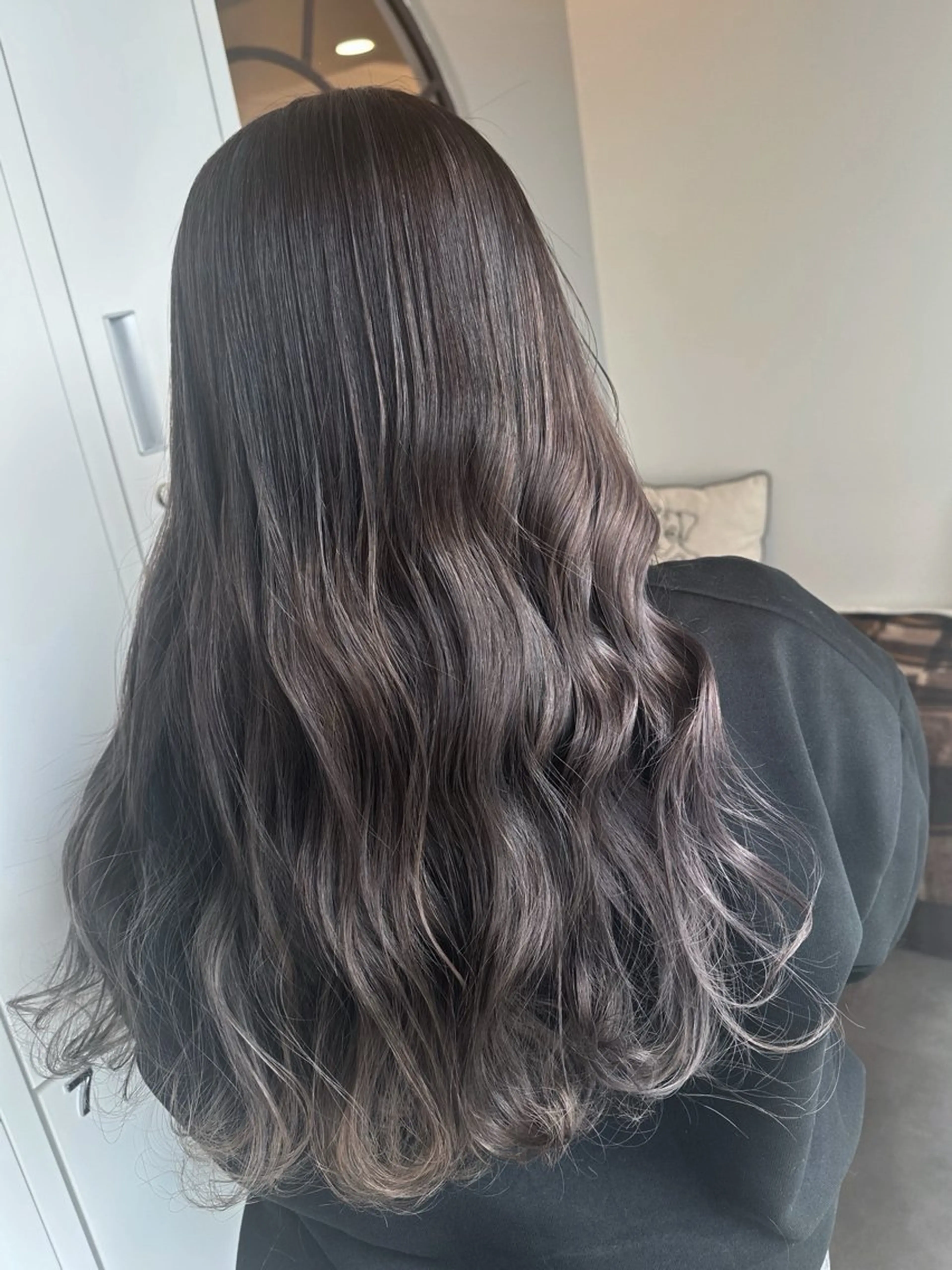 ロング 峯 志帆のヘアスタイル