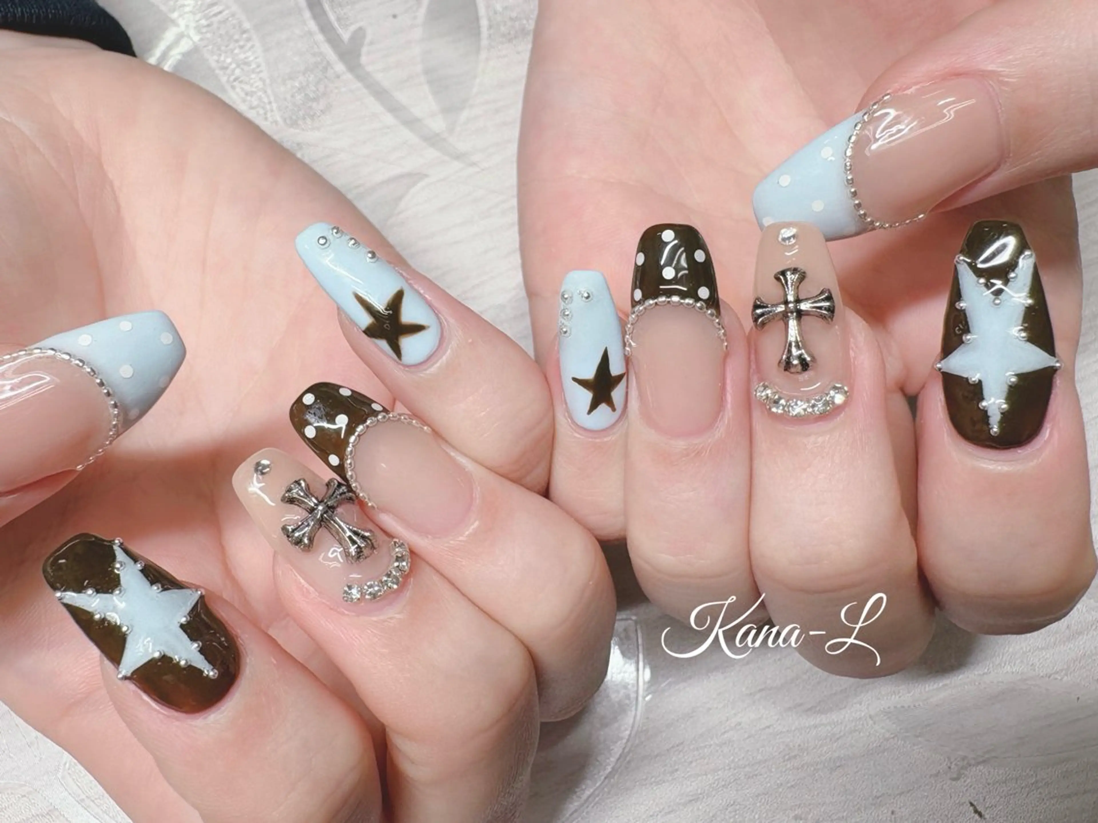 ネイル 芦辺 香奈のネイルデザイン