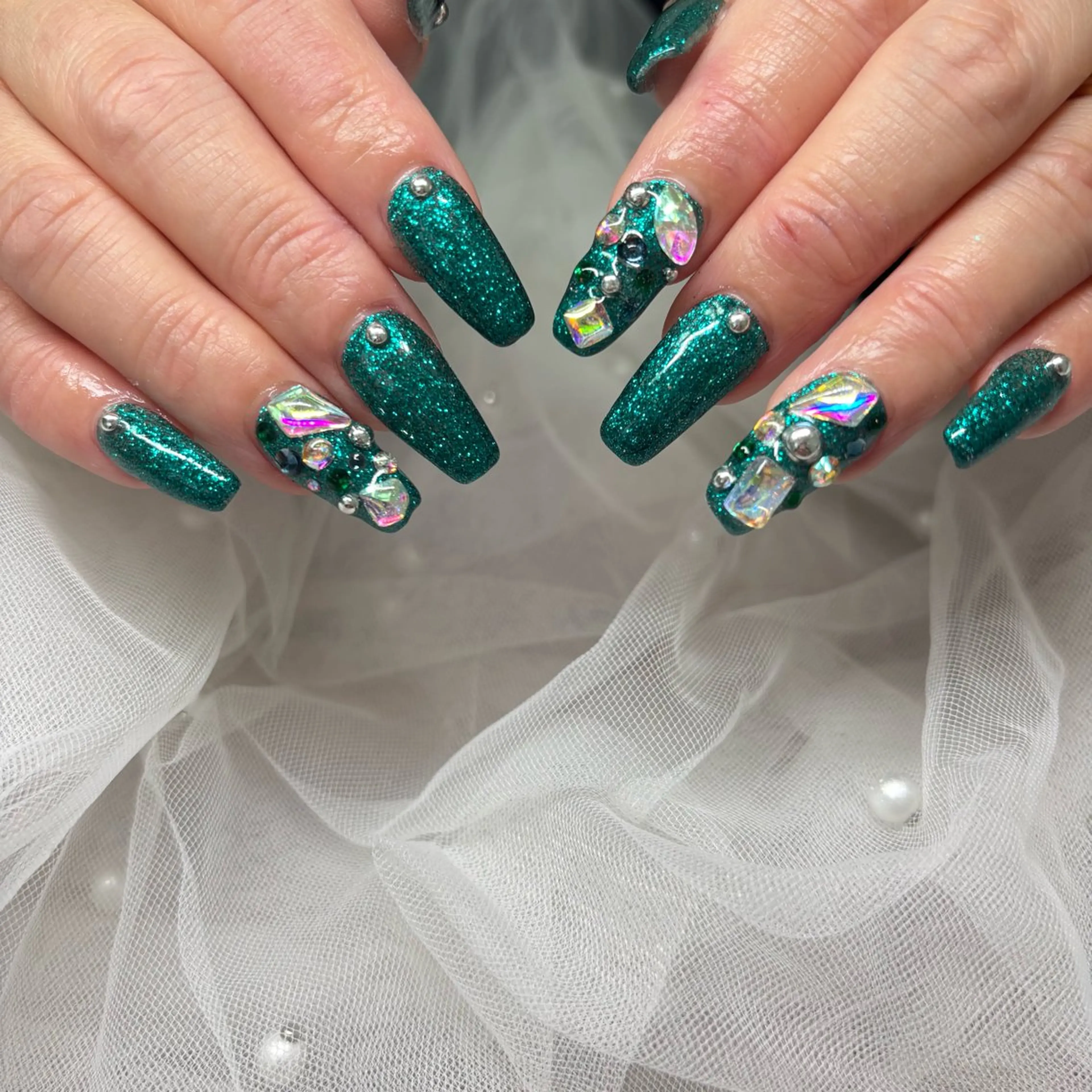 ネイル グリーン スカルプネイル ハンドネイル Jasmine💟 ラテン系お姉さんのネイルデザイン