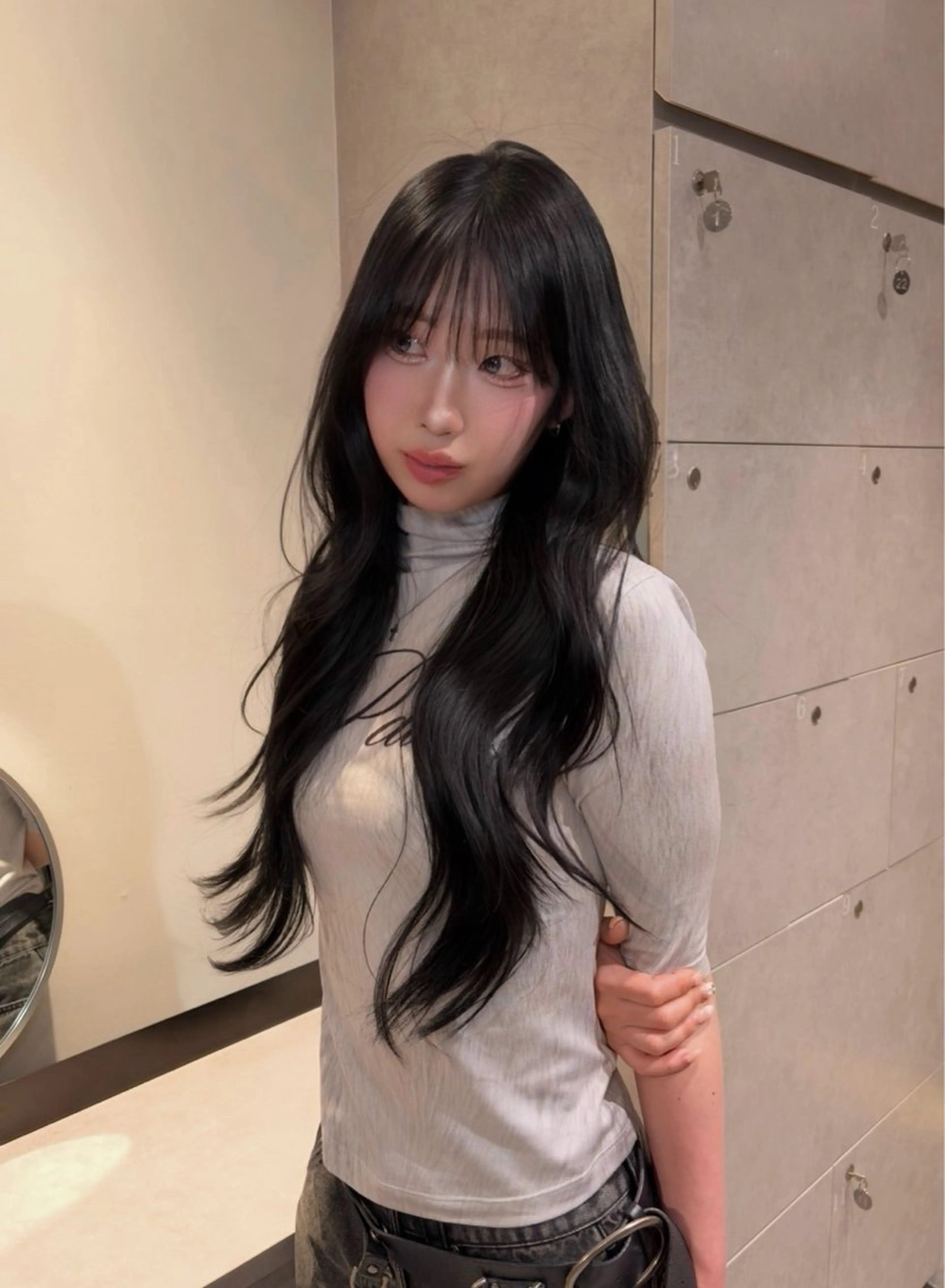 ロング ハッシュカット ハイレイヤー レイヤーカット 吉村 駿佑のヘアスタイル