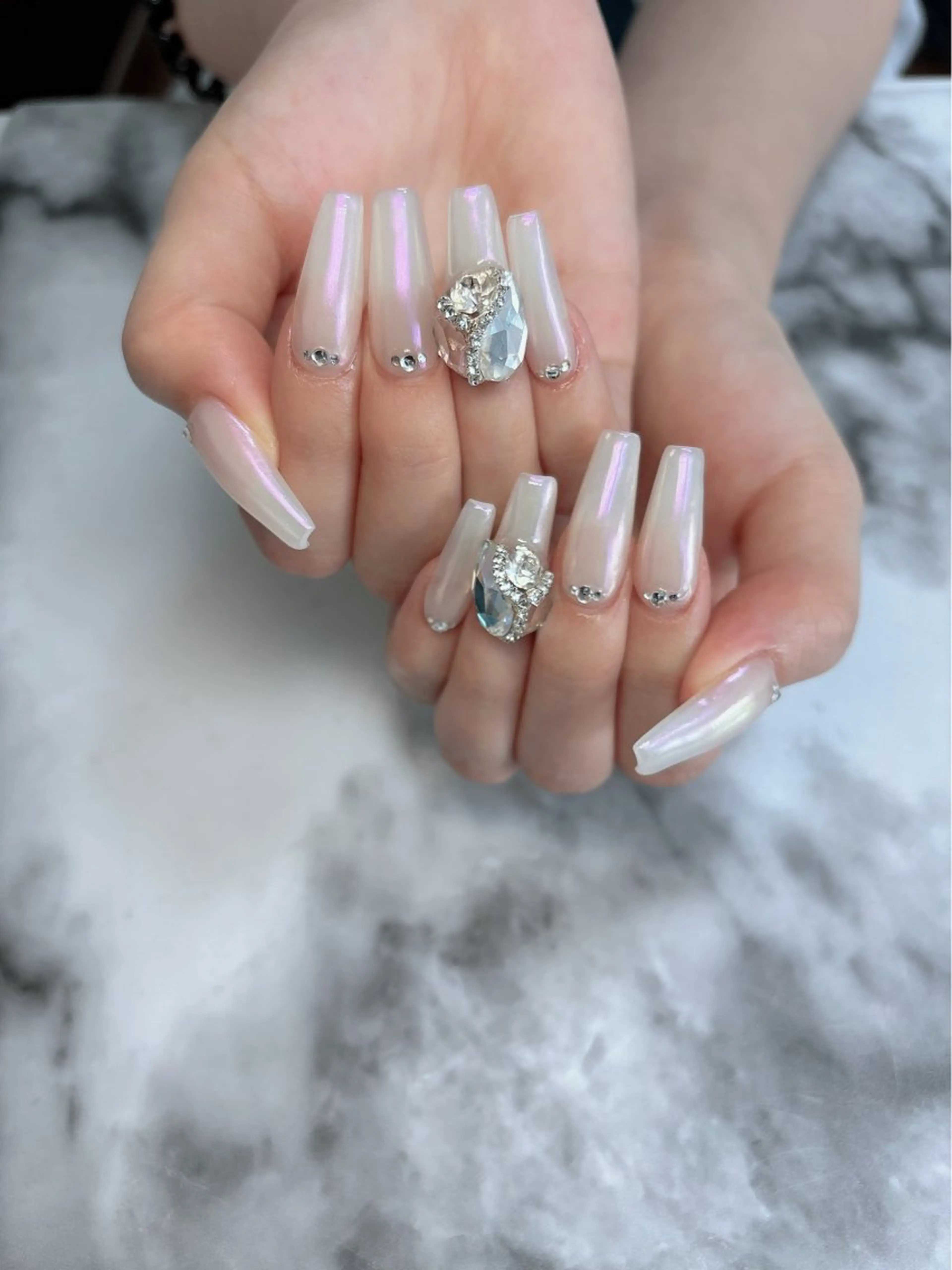 ネイル オーロラネイル ミラーネイル ハンドネイル salon de belnetta所属・Kayo 💅のネイルデザイン