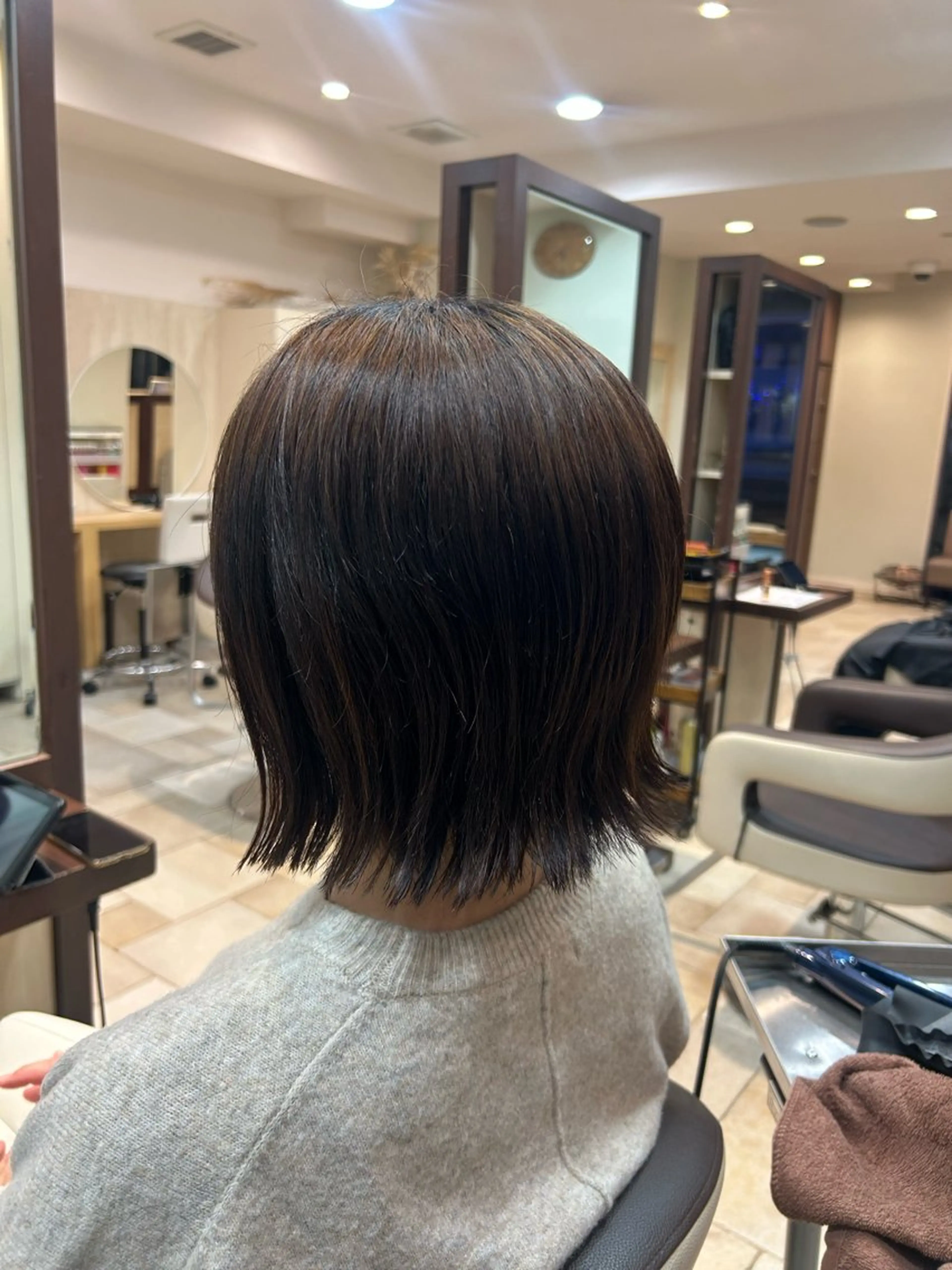 ミディアム カット 脇野 真琴のヘアスタイル