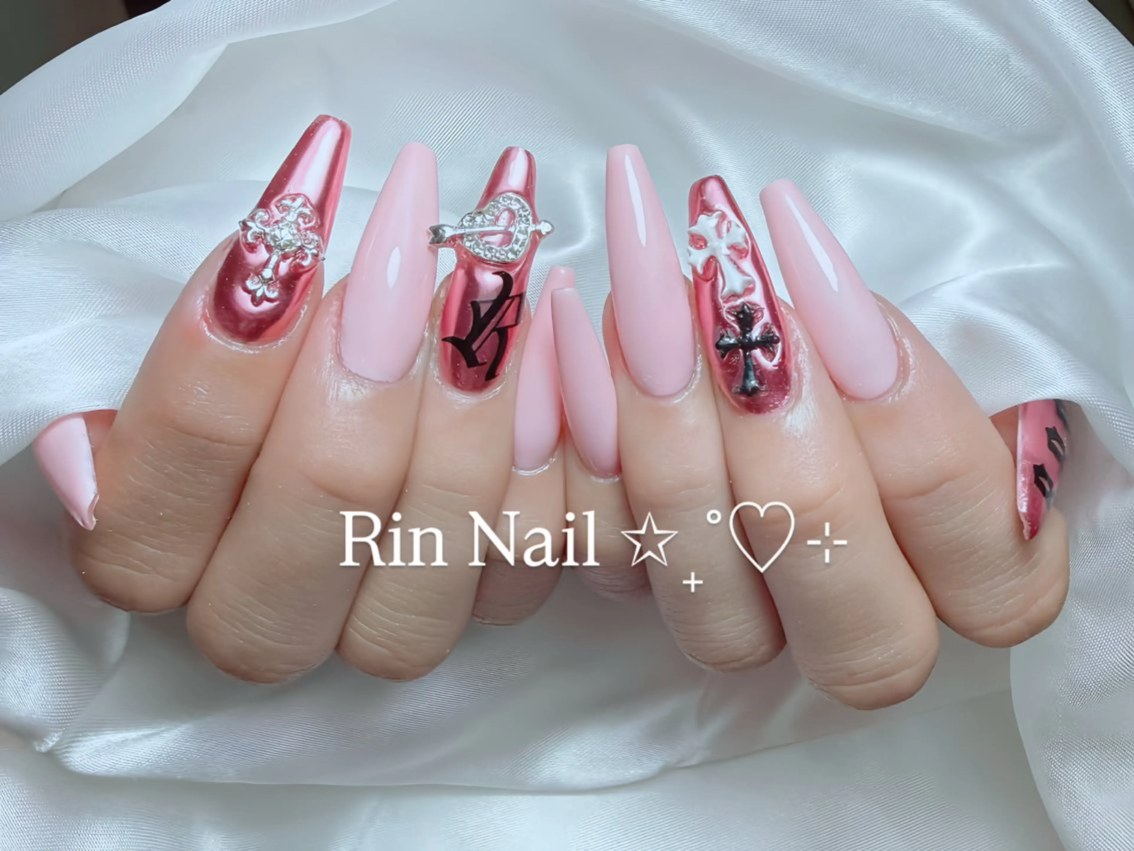 ネイル 成人式 ロングネイル ネイルチップ ハンドネイル Rin Nail 新大久保店のネイルデザイン