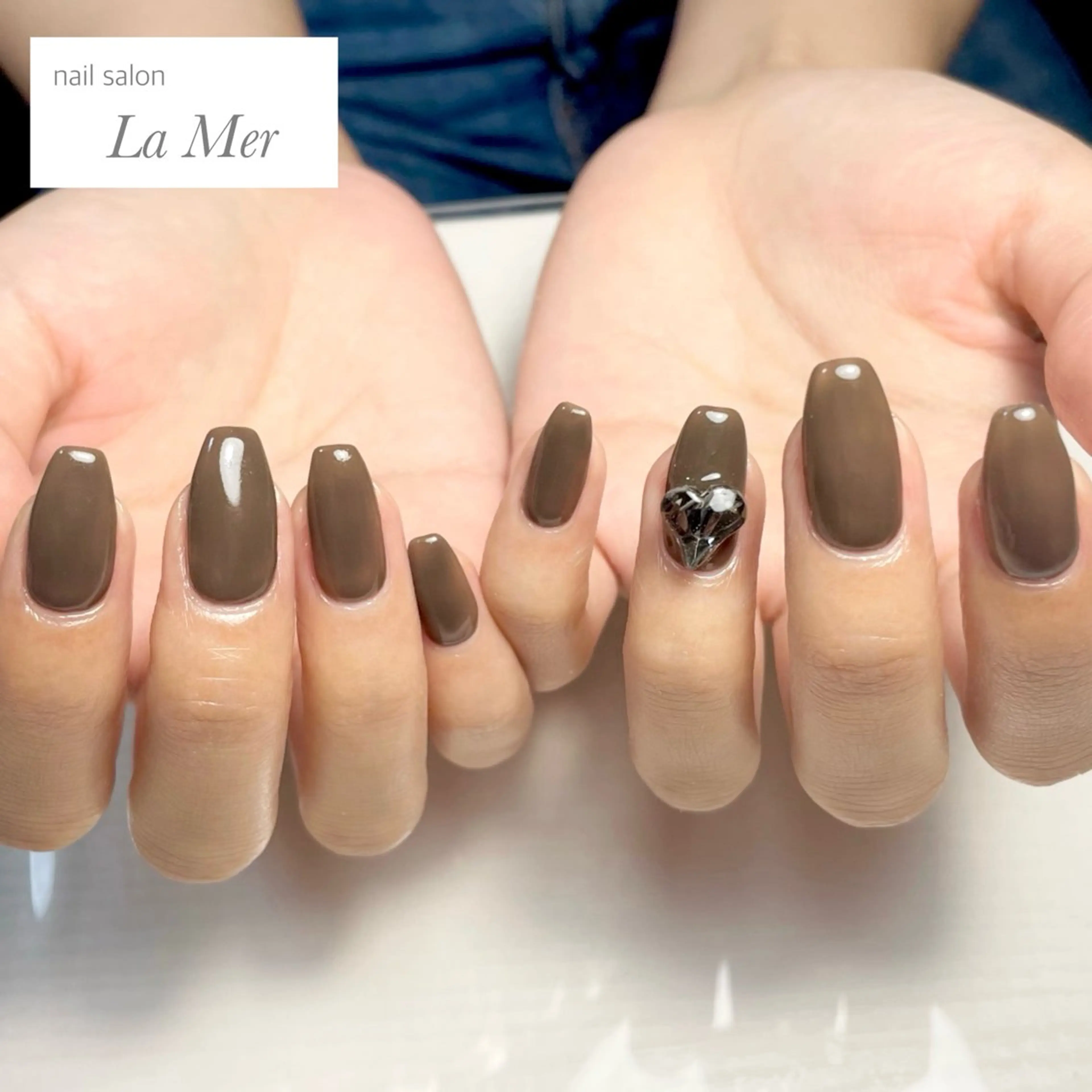 ネイル ブラウン ハート 韓国ネイル オフィスネイル ワンカラーネイル nailsalon La Merのネイルデザイン