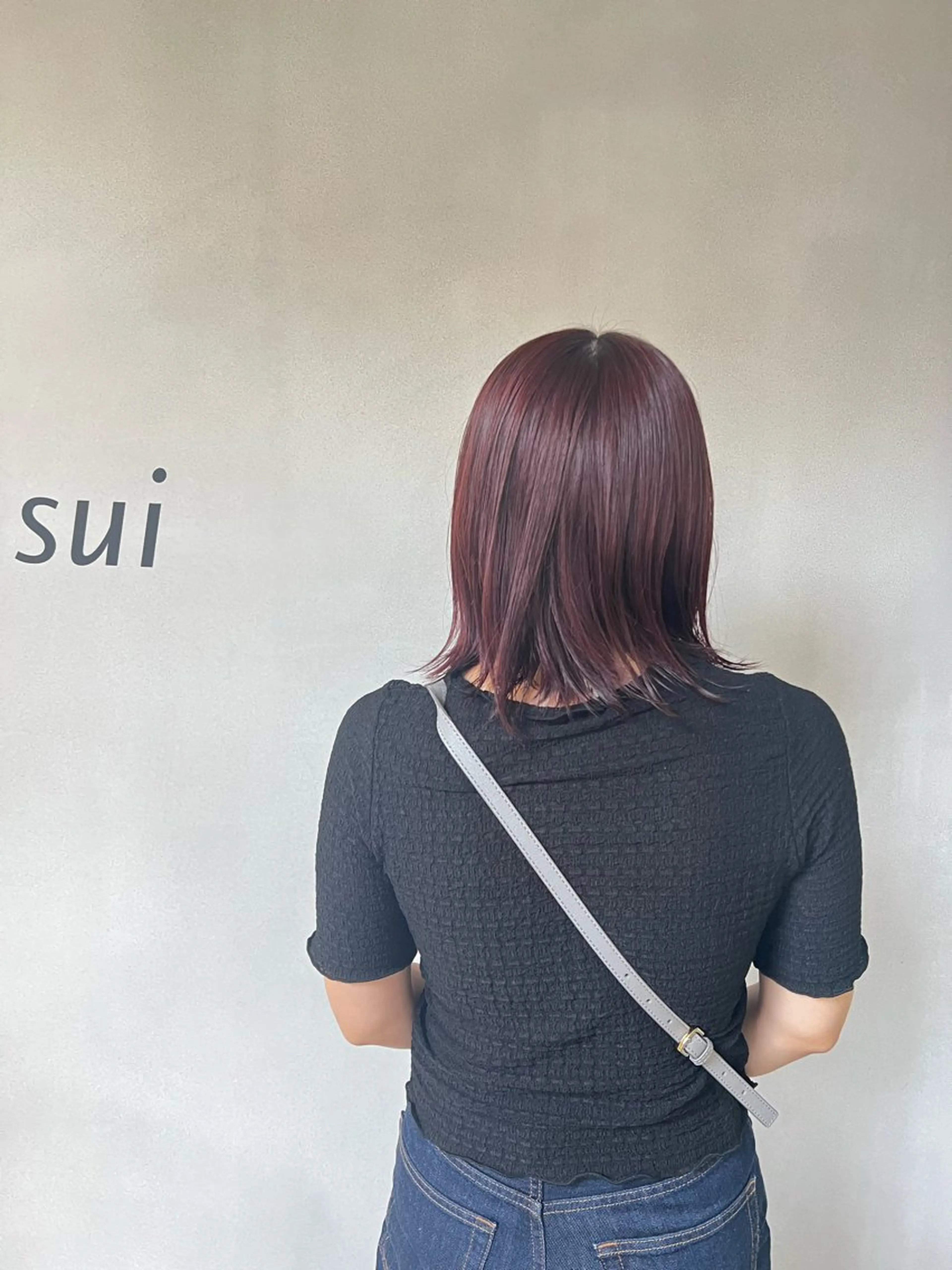 ミディアム 岡島 実里のヘアスタイル