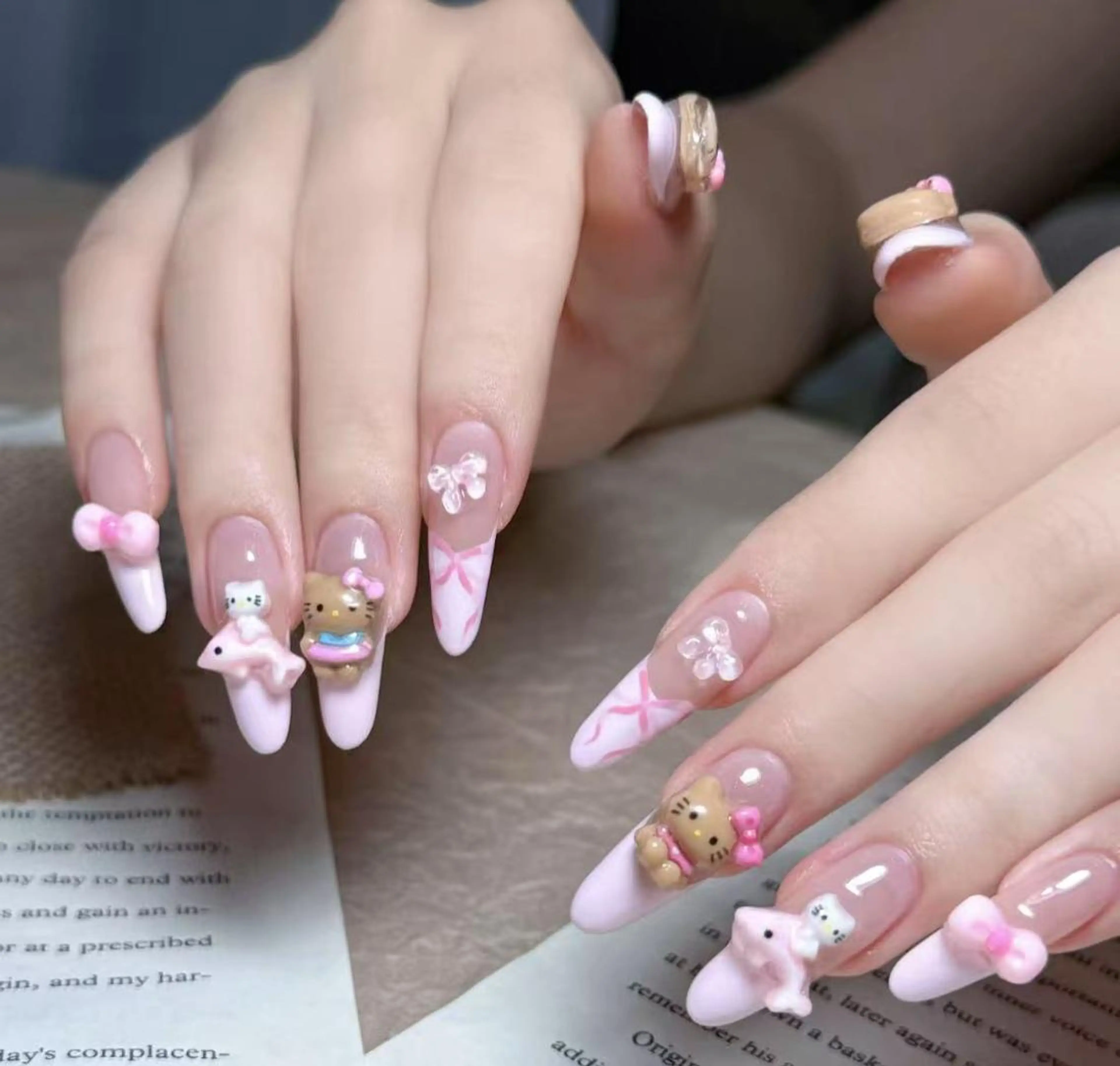 ネイル ハンドネイル 🎀 Ayaka_nailのネイルデザイン