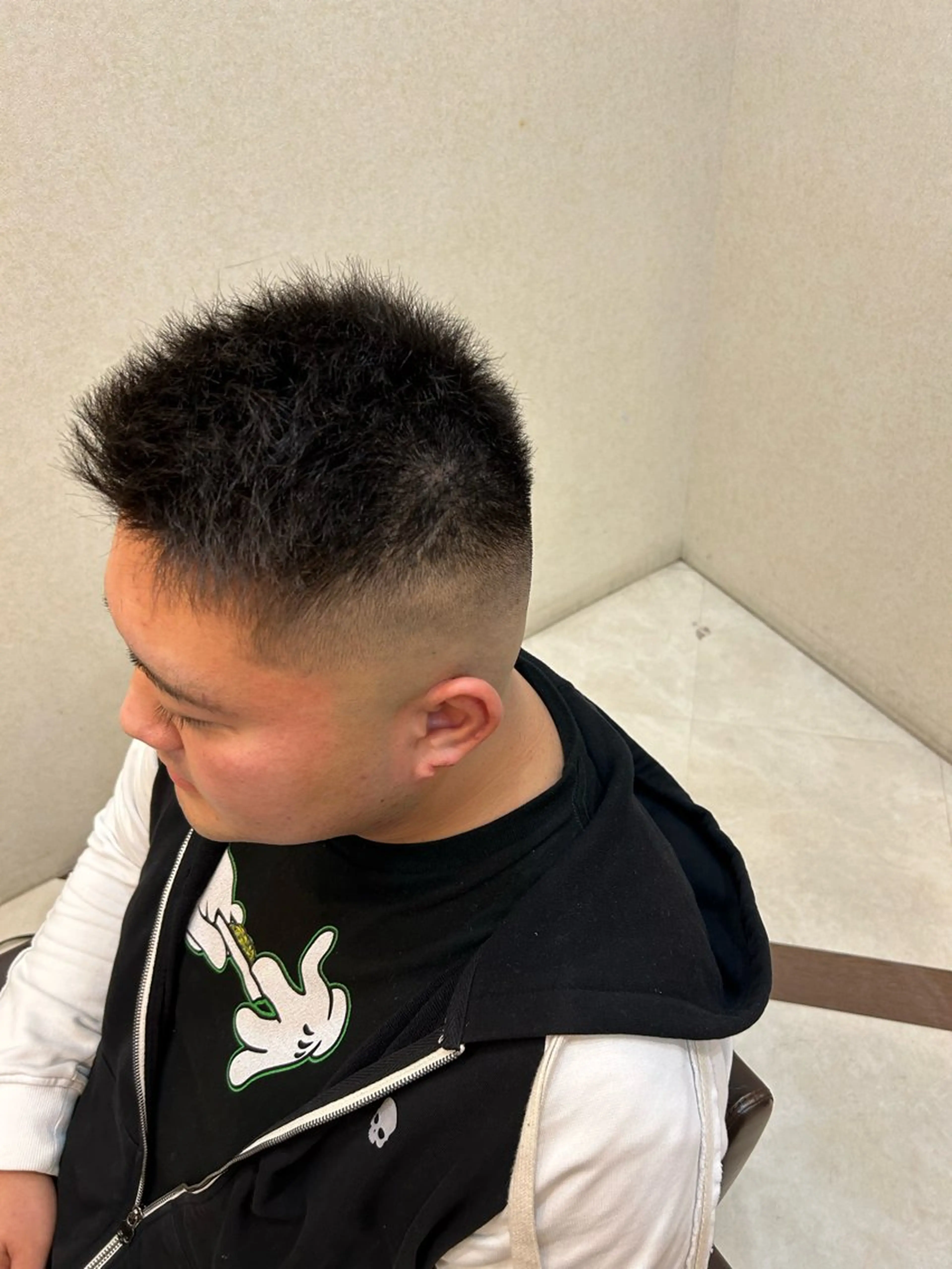 メンズ フェードカット 善財 康葵のヘアスタイル