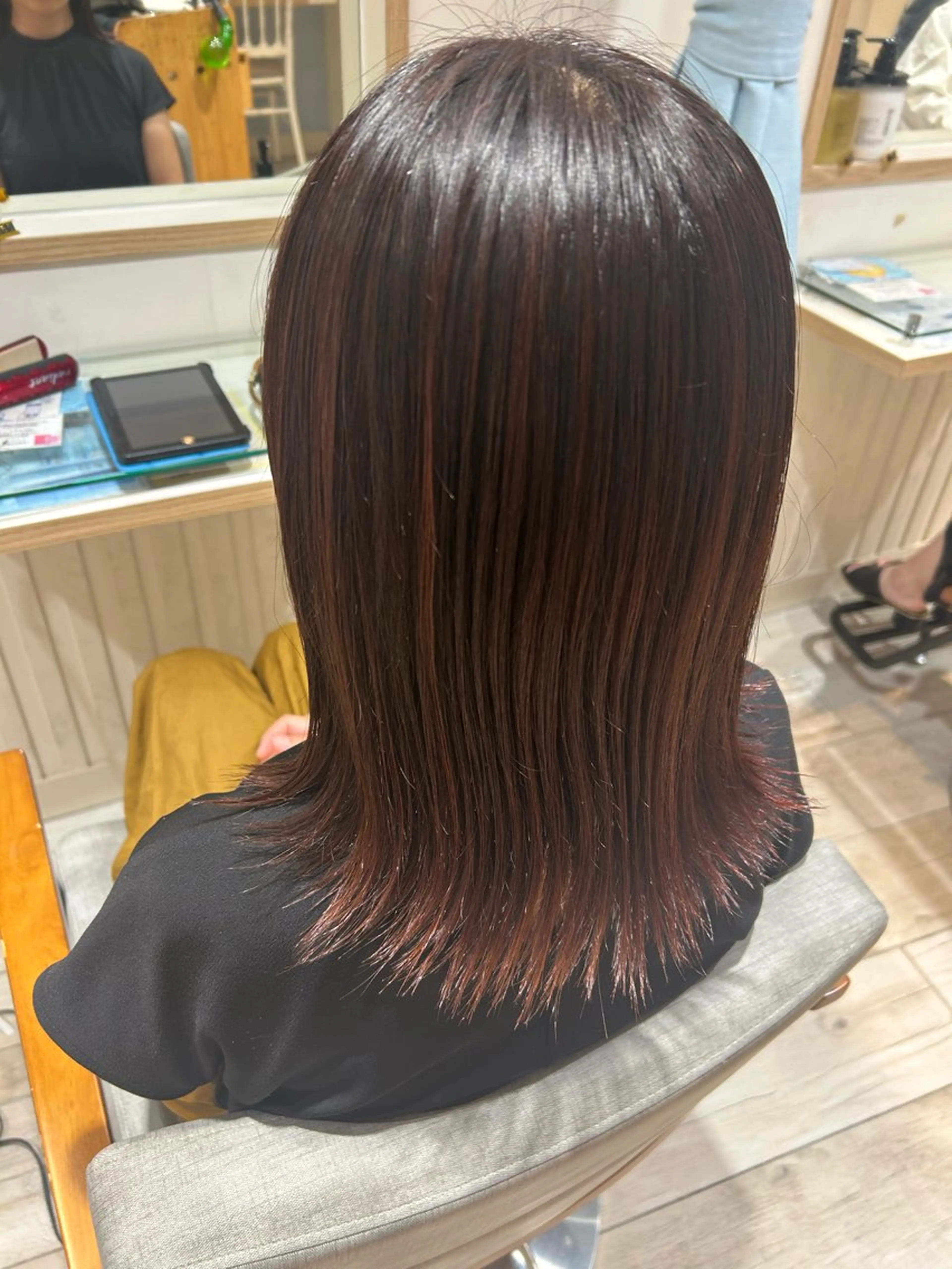 ミディアム カラー ハイライトカラー レッドカラー ハイライト ヘアカラー 大川 夏実のヘアスタイル