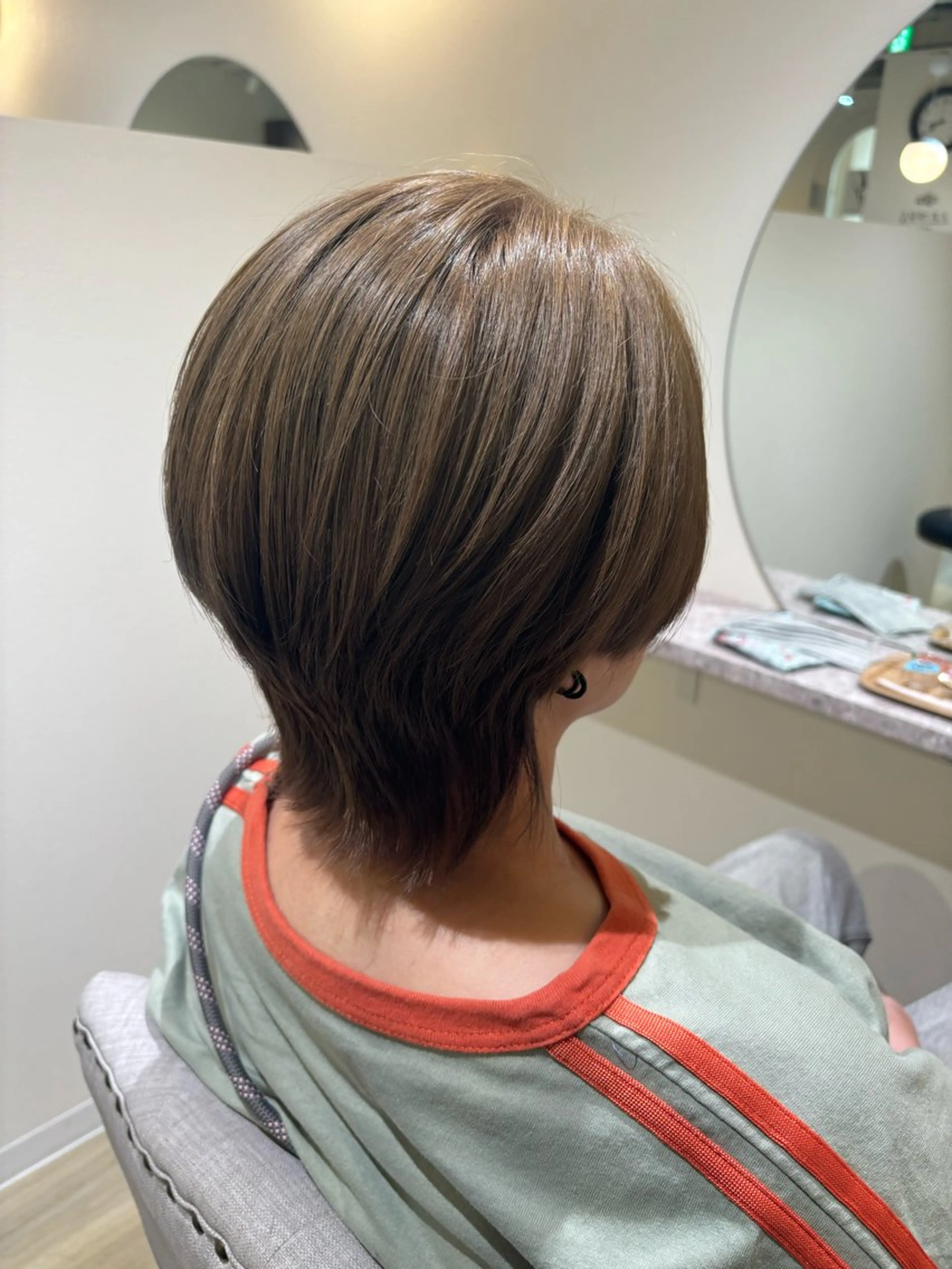 ショート カラー ウルフカット 中田 渚のヘアスタイル