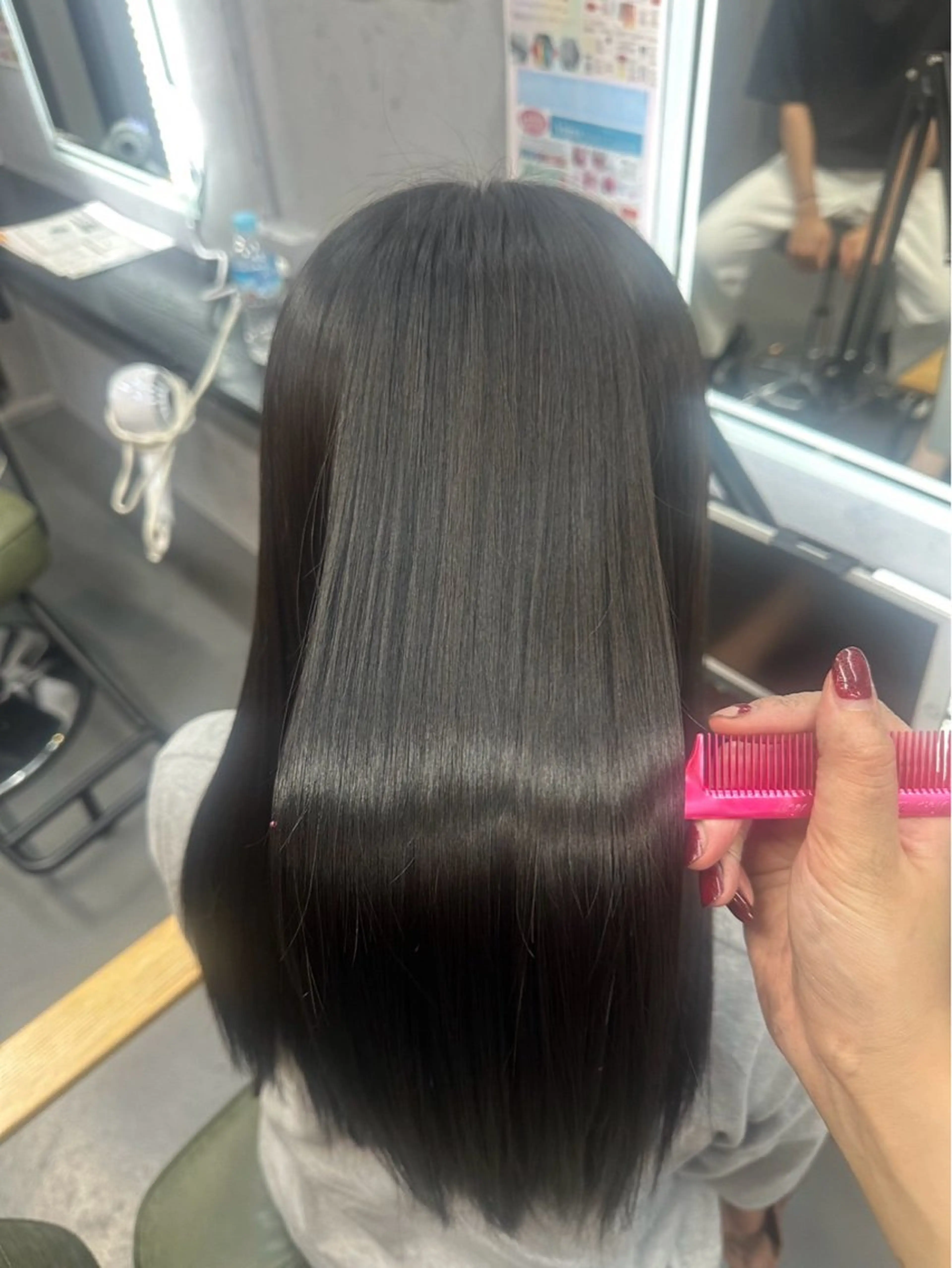 ロング ヘアカラー トリートメント 出崎 風果のヘアスタイル