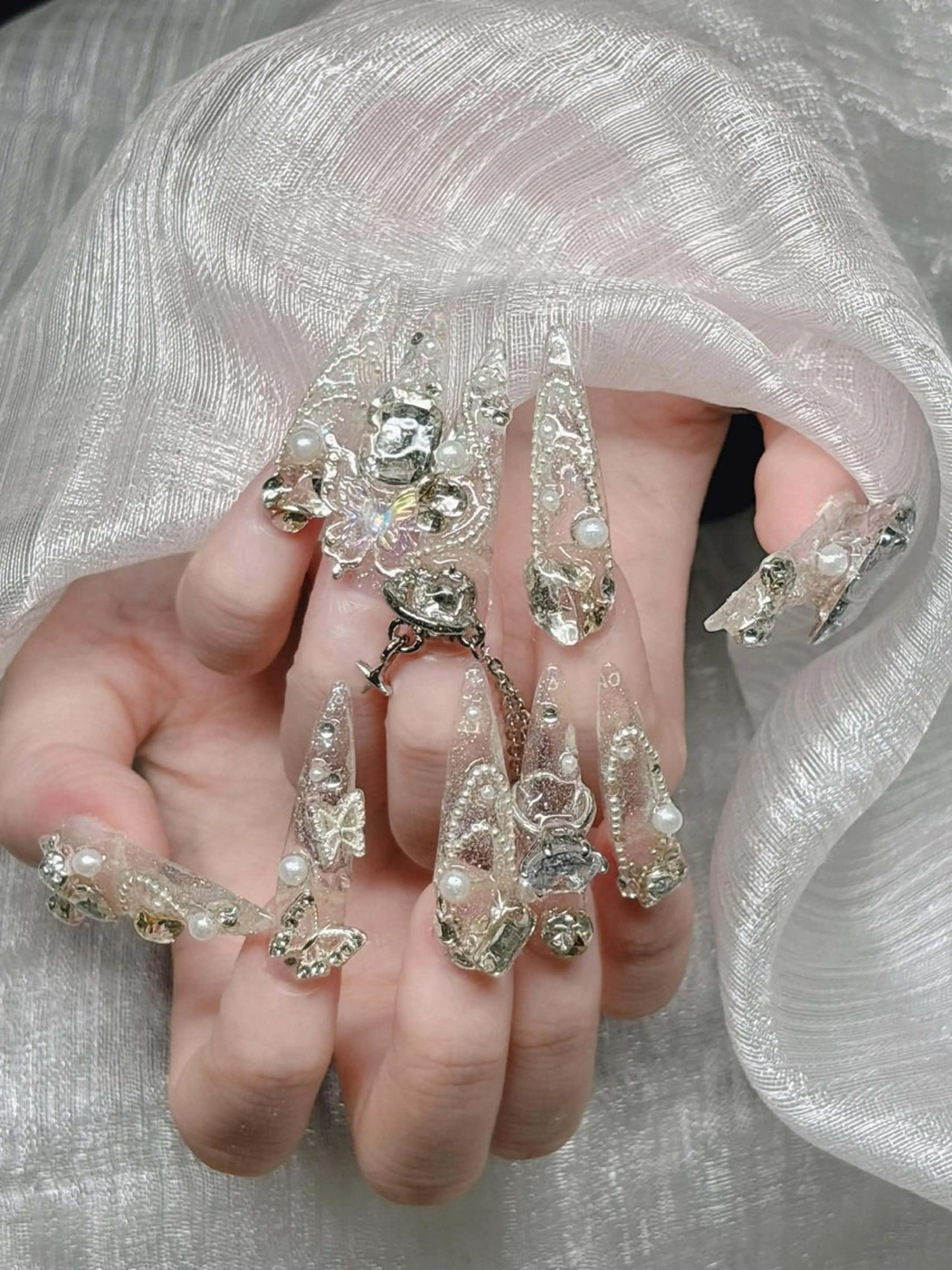 ネイル 長さ出し グラデーション 卒業式 キラキラネイル マグネットネイル ハンドネイル Lee Nailsのネイルデザイン