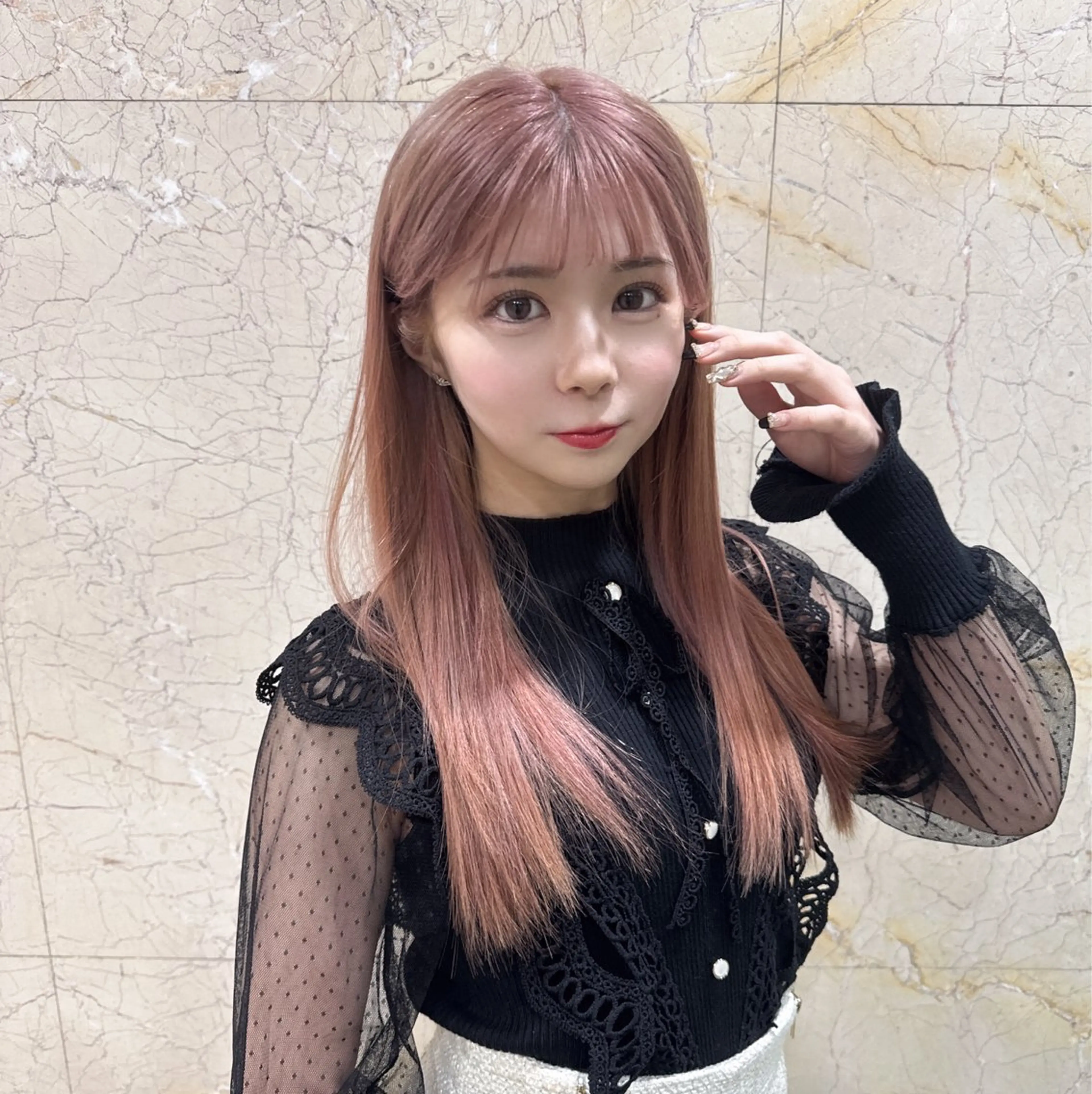 ミディアム ボブ 髪質改善 ヘアカラー サロウィン新宿三丁目East所属・顔周りレイヤー/新宿 /モテ艶カラー/航介のヘアスタイル