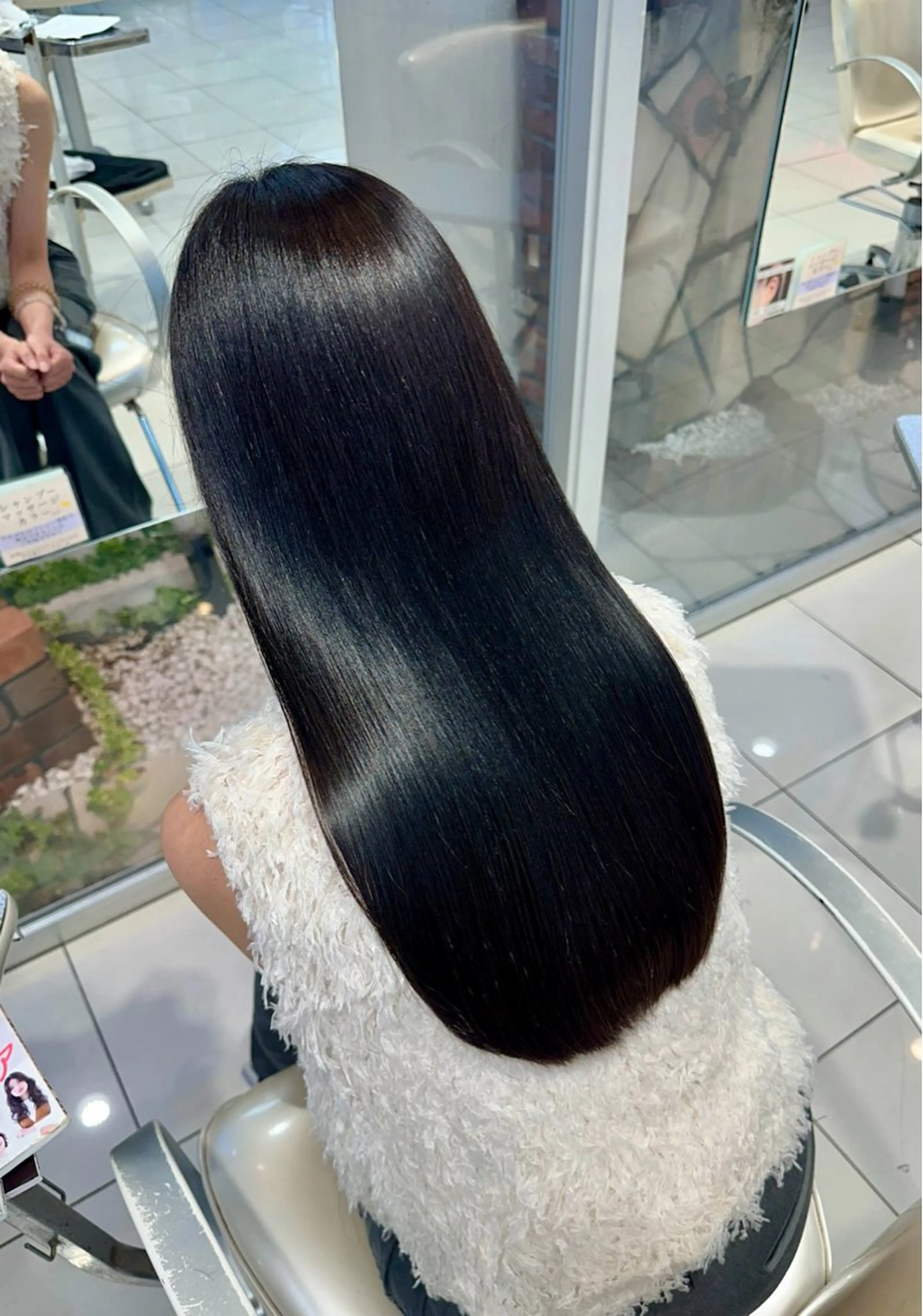 ロング 縮毛矯正 ここな/暖色カラー 🧡まつげパーマ🌼のマツエク・マツパデザイン