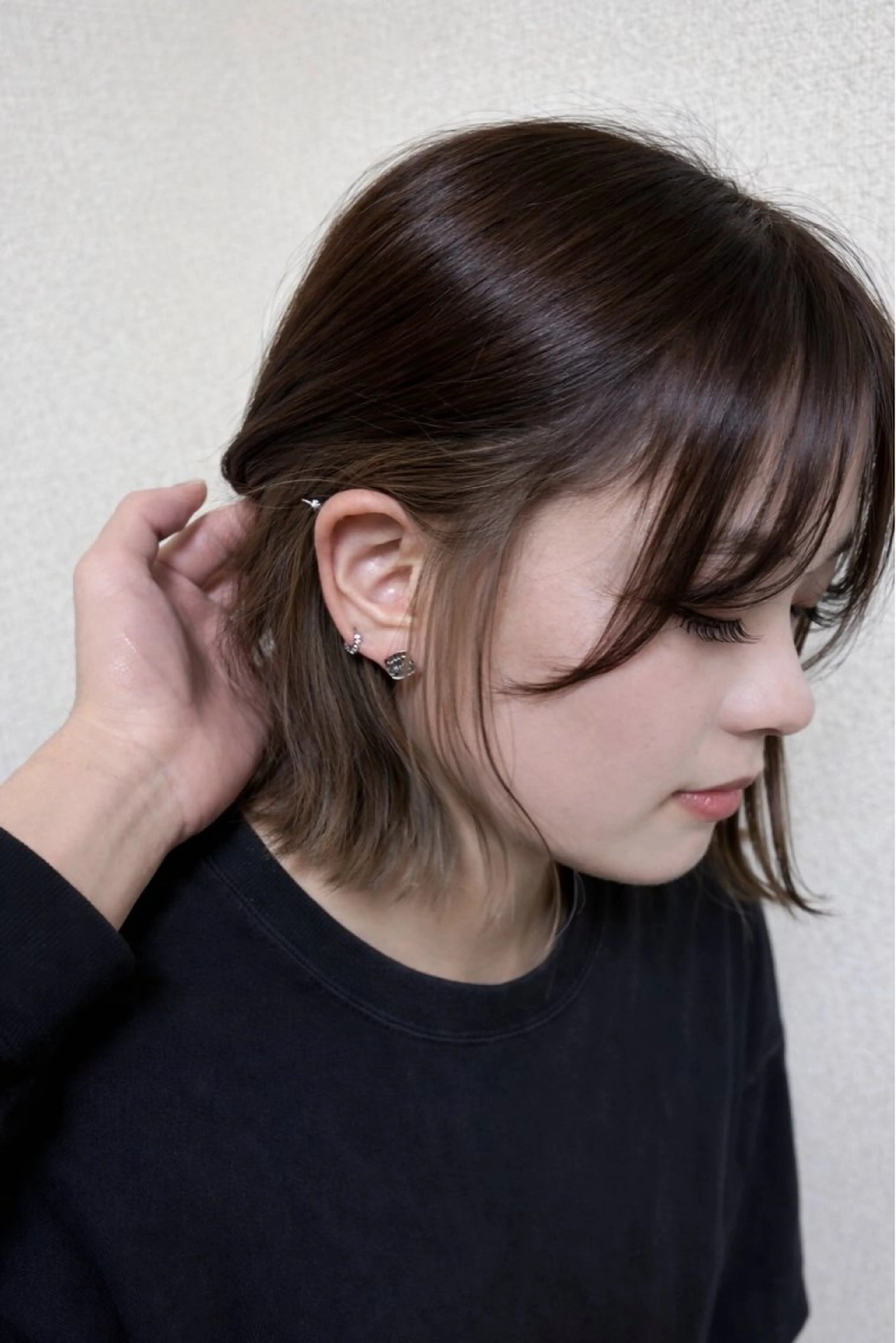 ミディアム カラー ベージュカラー ブラウンカラー インナーカラー ミルクティーベージュ ボブ iroN 小泉 俊太のヘアスタイル