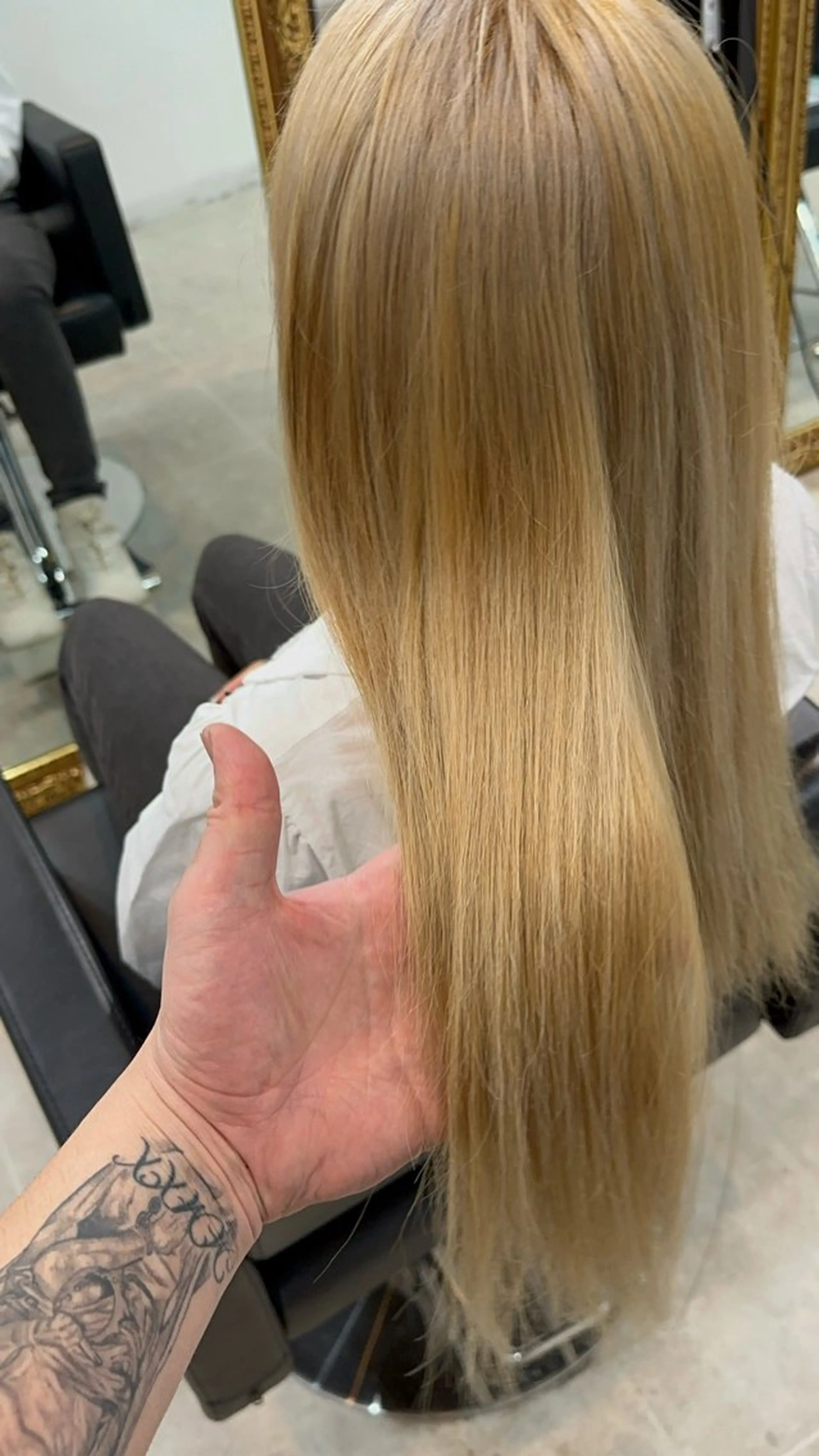 セミロング ヘアカラー ❤️可愛いハイトーン を造る❤️AKIRAのヘアスタイル