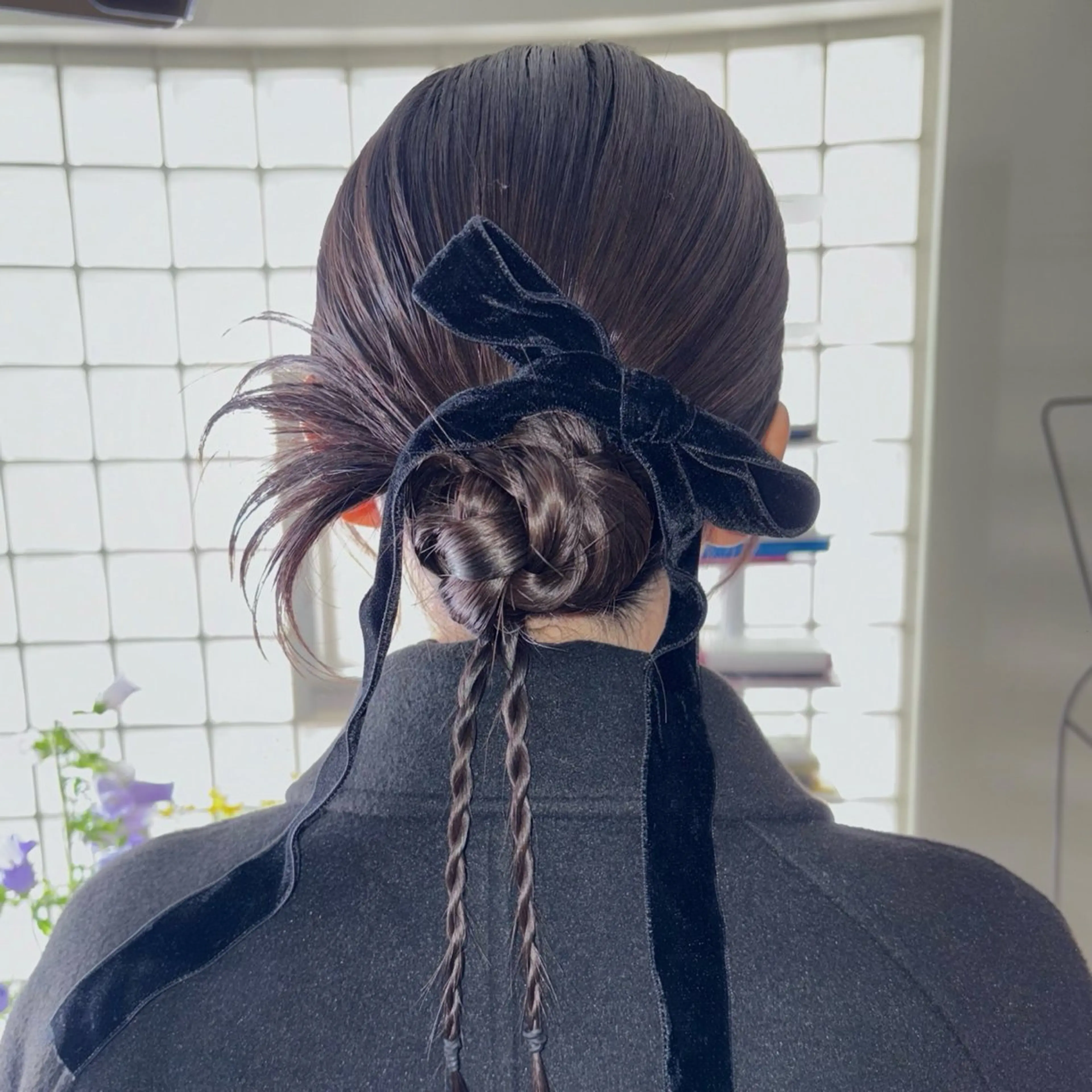 セミロング ヘアアレンジ ヘアセット ハイトーン/ベージュ 𝙨𝙖𝙠𝙞のヘアスタイル