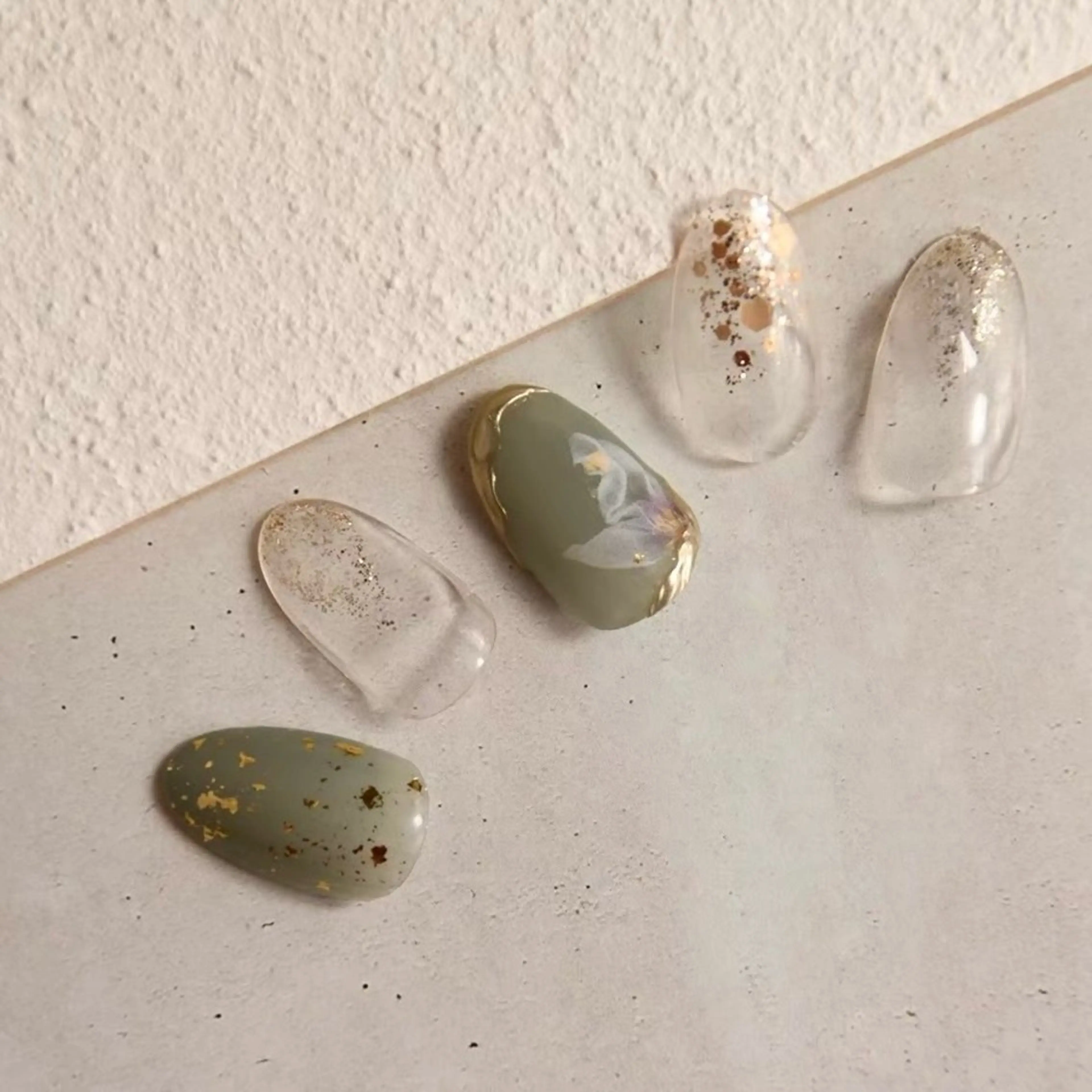 ネイル ジェルネイル ミラーネイル ニュアンスネイル オフィスネイル ショートネイル kiu nailsalonのネイルデザイン