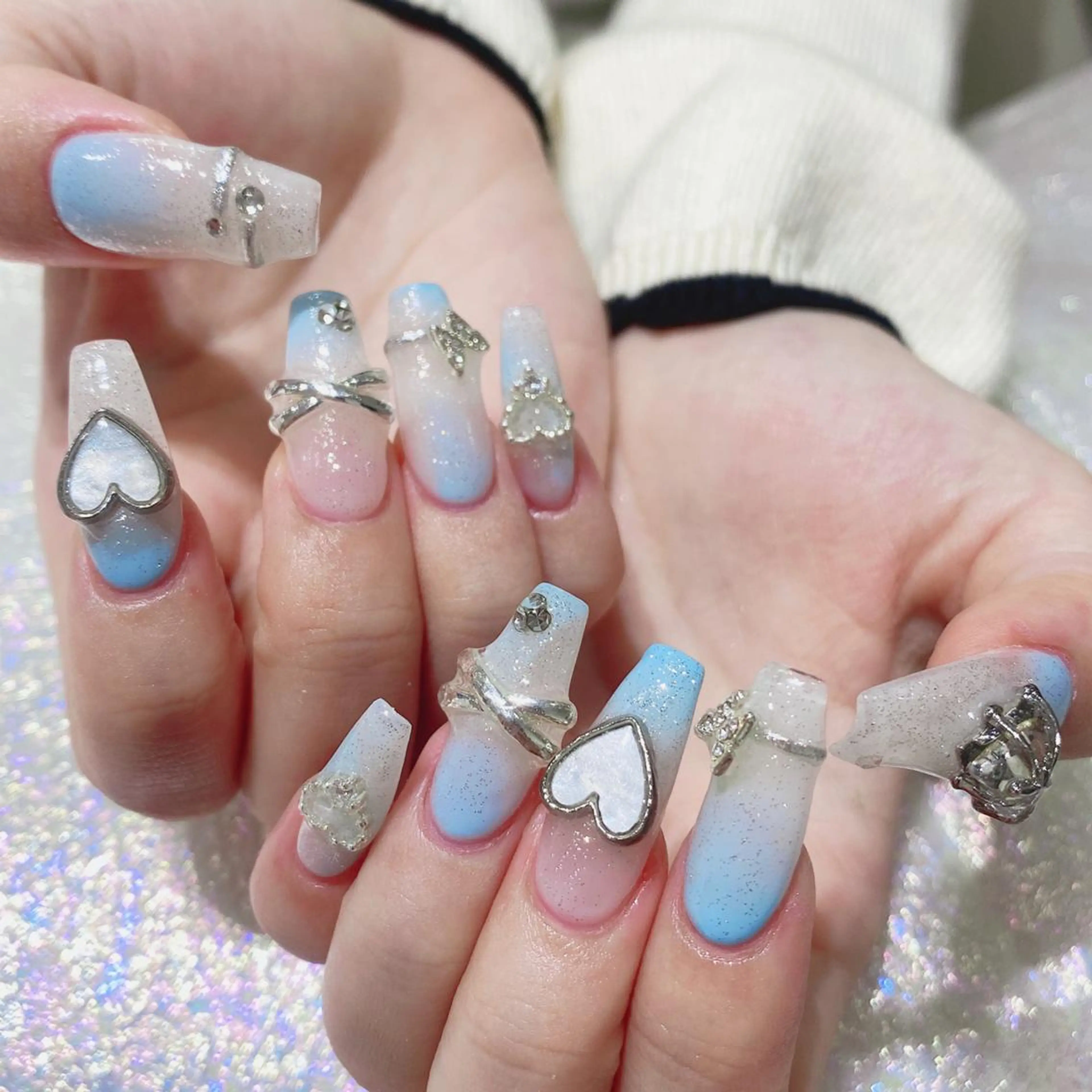 ネイル ハンドネイル Queens テイのネイルデザイン