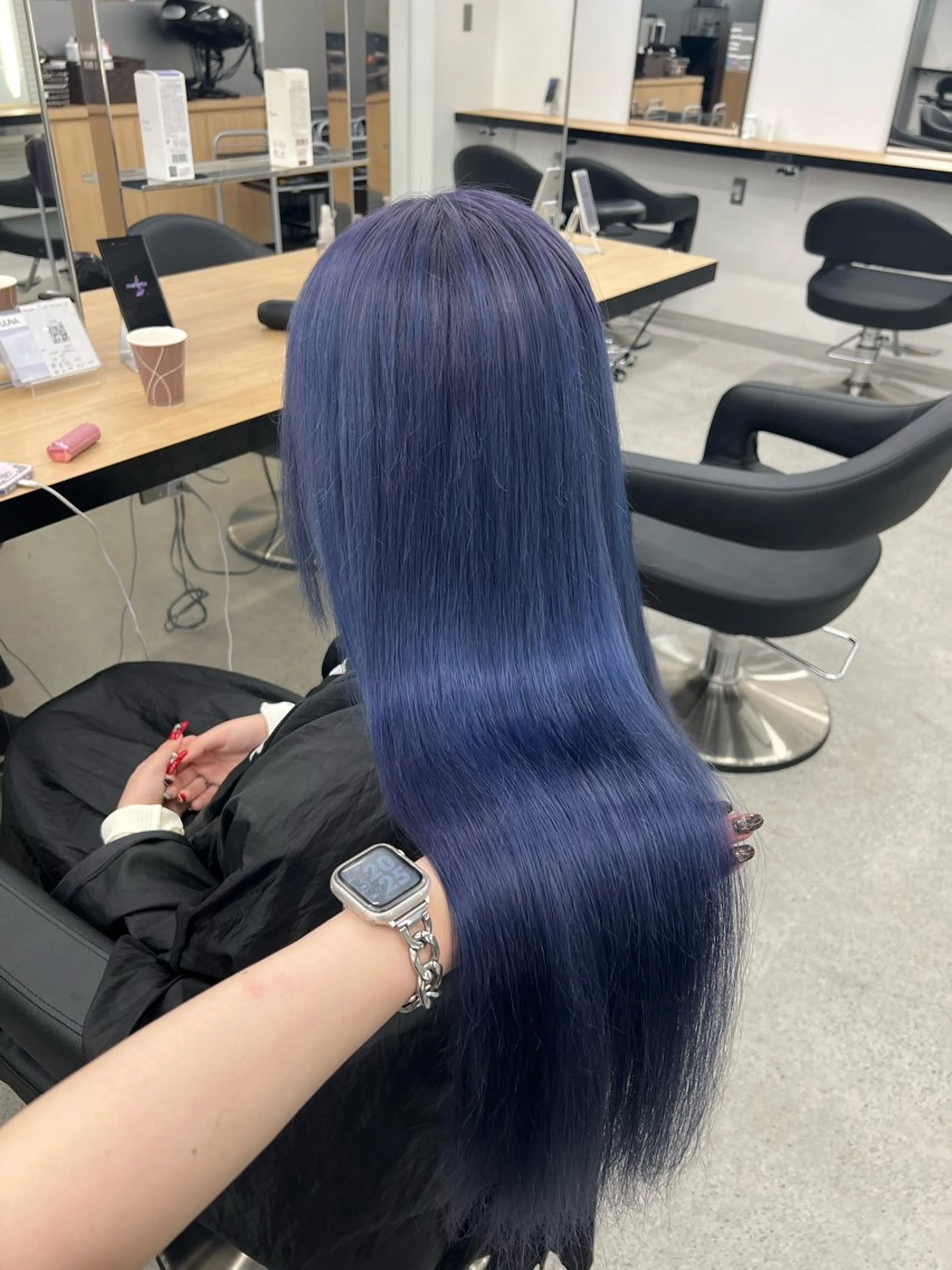 ロング カラー 暗髪🩶ラベンダー/ ブルー/ユウナ🤍のヘアスタイル