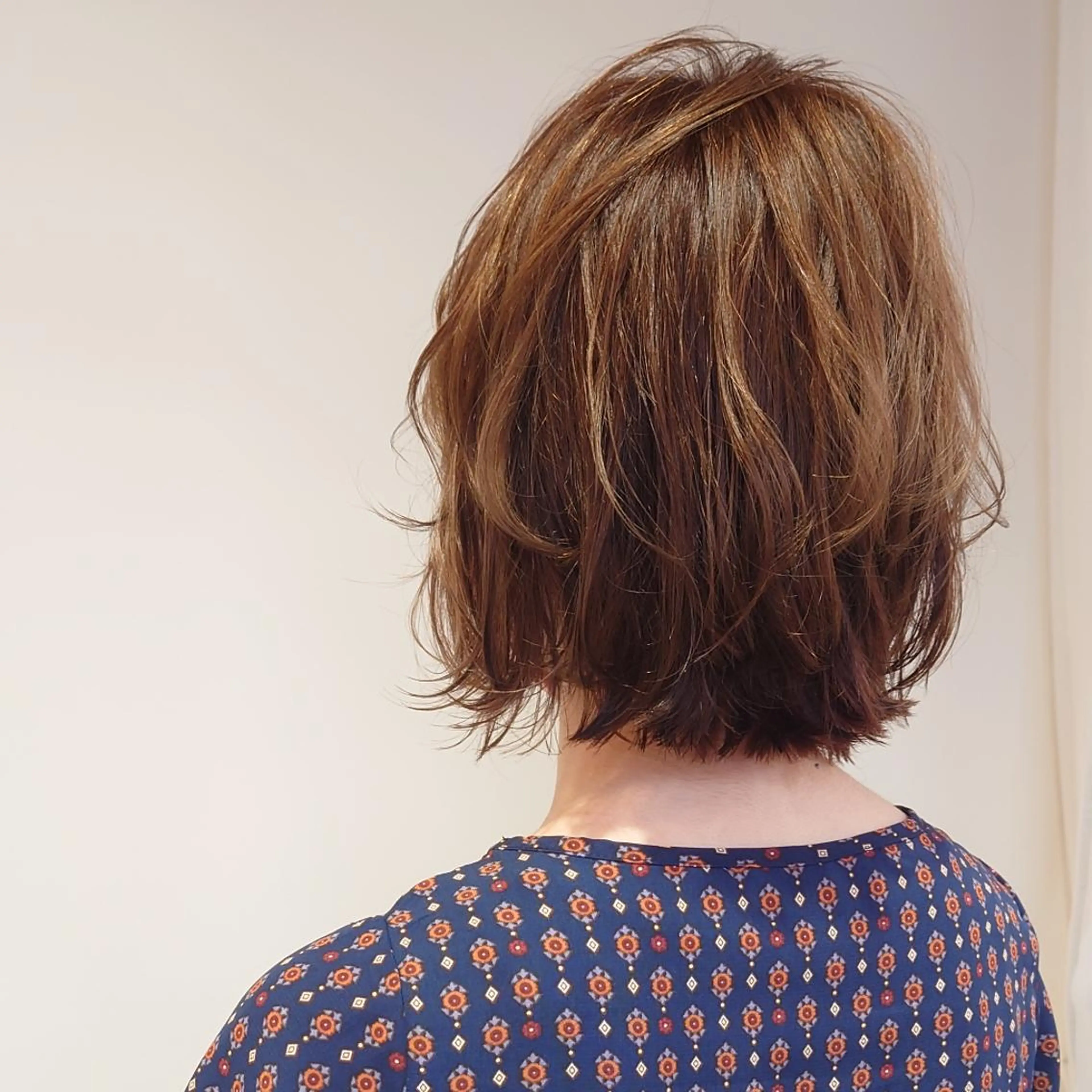 カラー ミディアム ボブ 外ハネヘア CESLIONS祐天寺所属・田中将平【 サロンマネージャー】のヘアスタイル