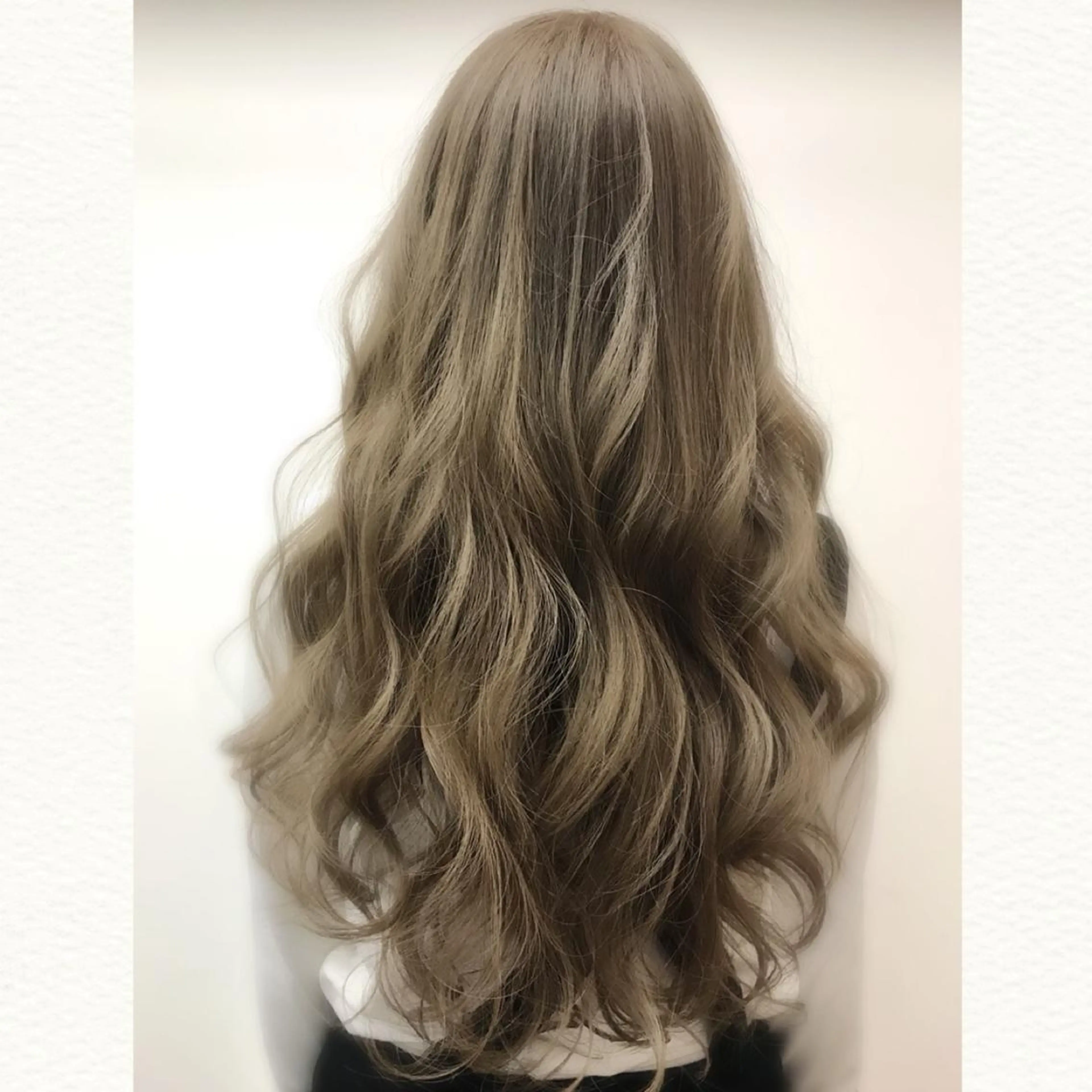 ロング カラー マツエク・マツパ アッシュ ブリーチ 透明感カラー ボブ 外国人風カラー hair design BRAT所属・岩崎 よしの /BRAT/築地口のヘアスタイル