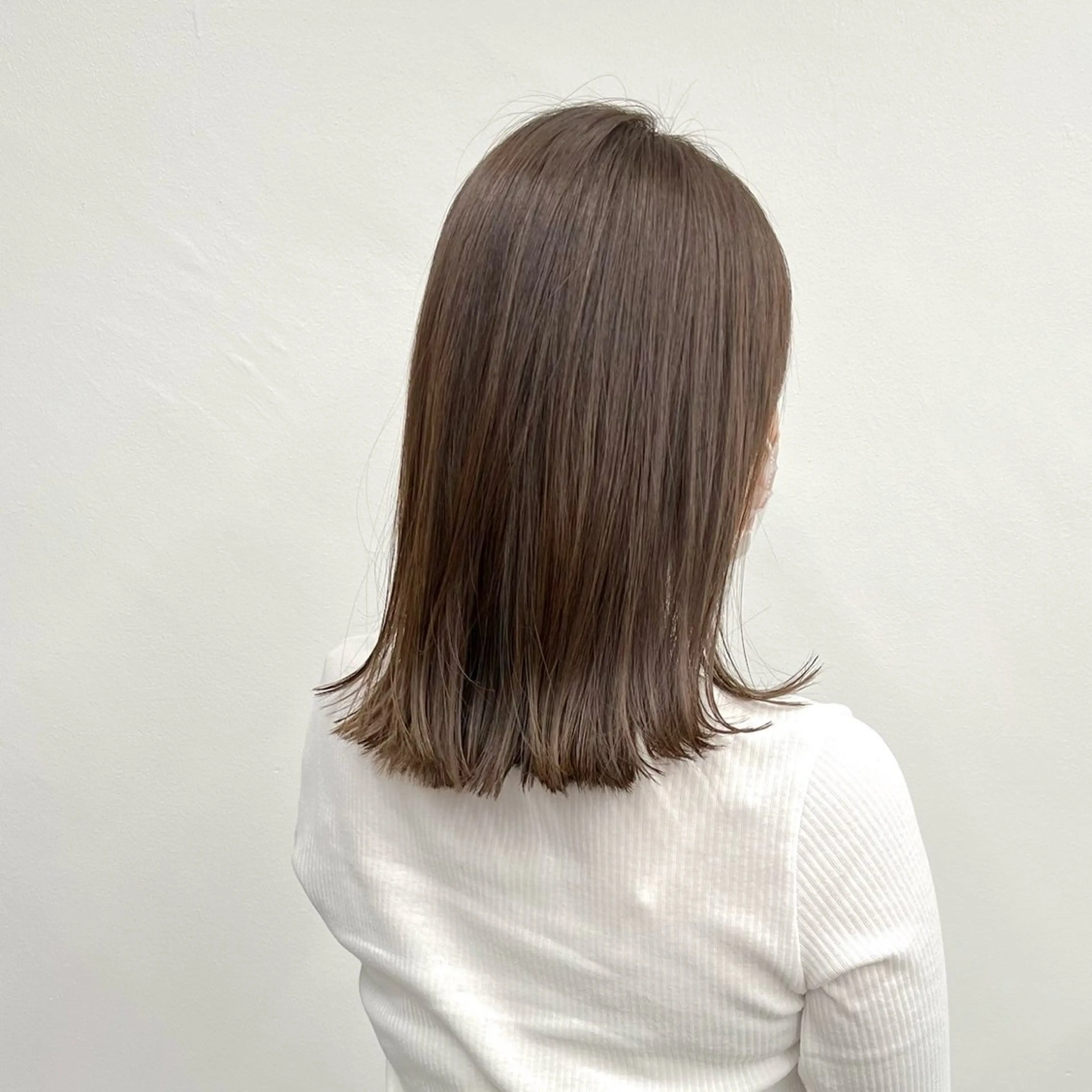 ミディアム カラー 透明感カラー グレージュ カット ヘアカラー パーマ ナチュラルヘア/ 似合わせ/三宅 昌太のヘアスタイル