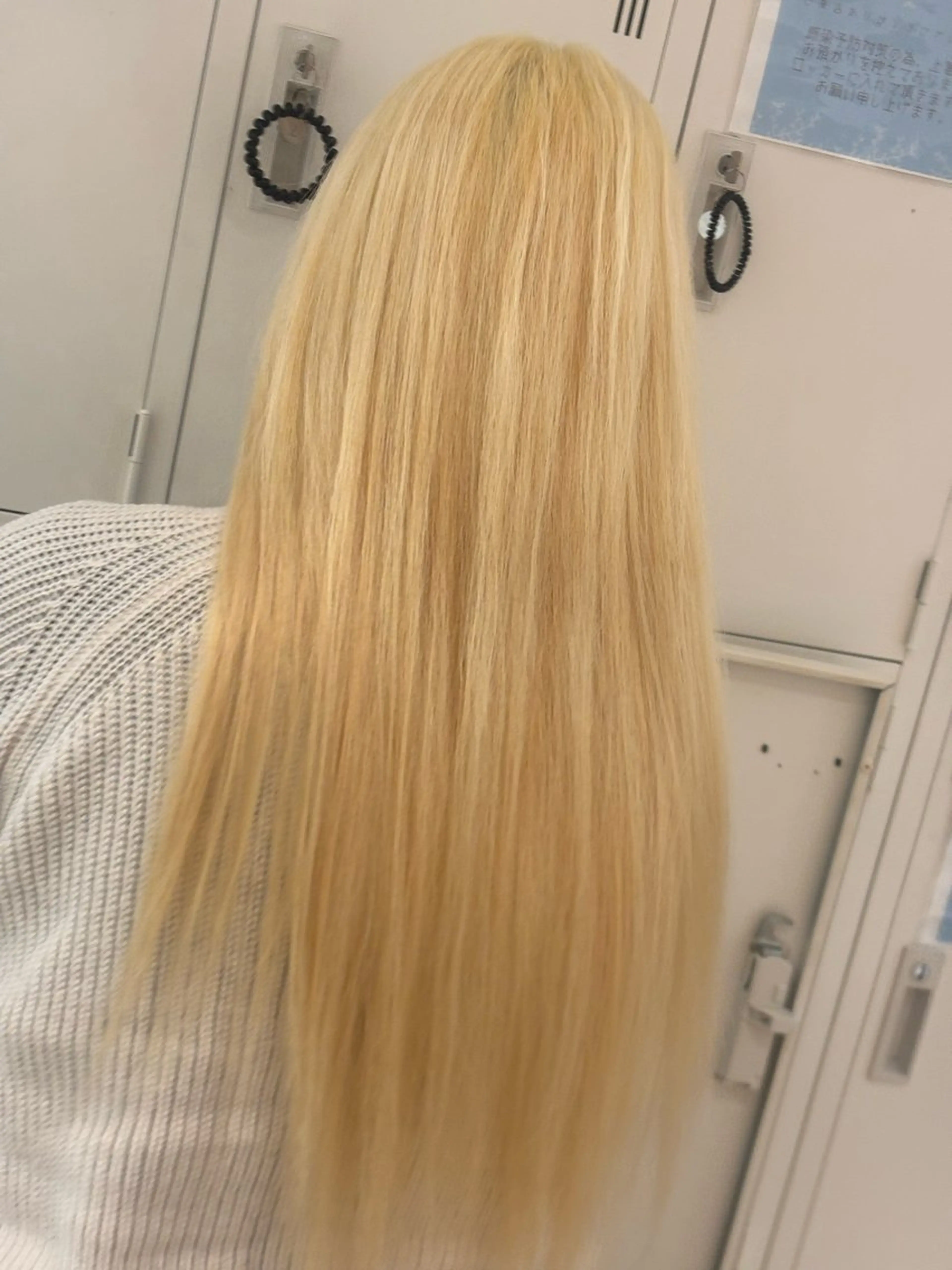 ロング カラー ブリーチ ハイトーンカラー ヘアカラー ミドウチ アヤカのヘアスタイル