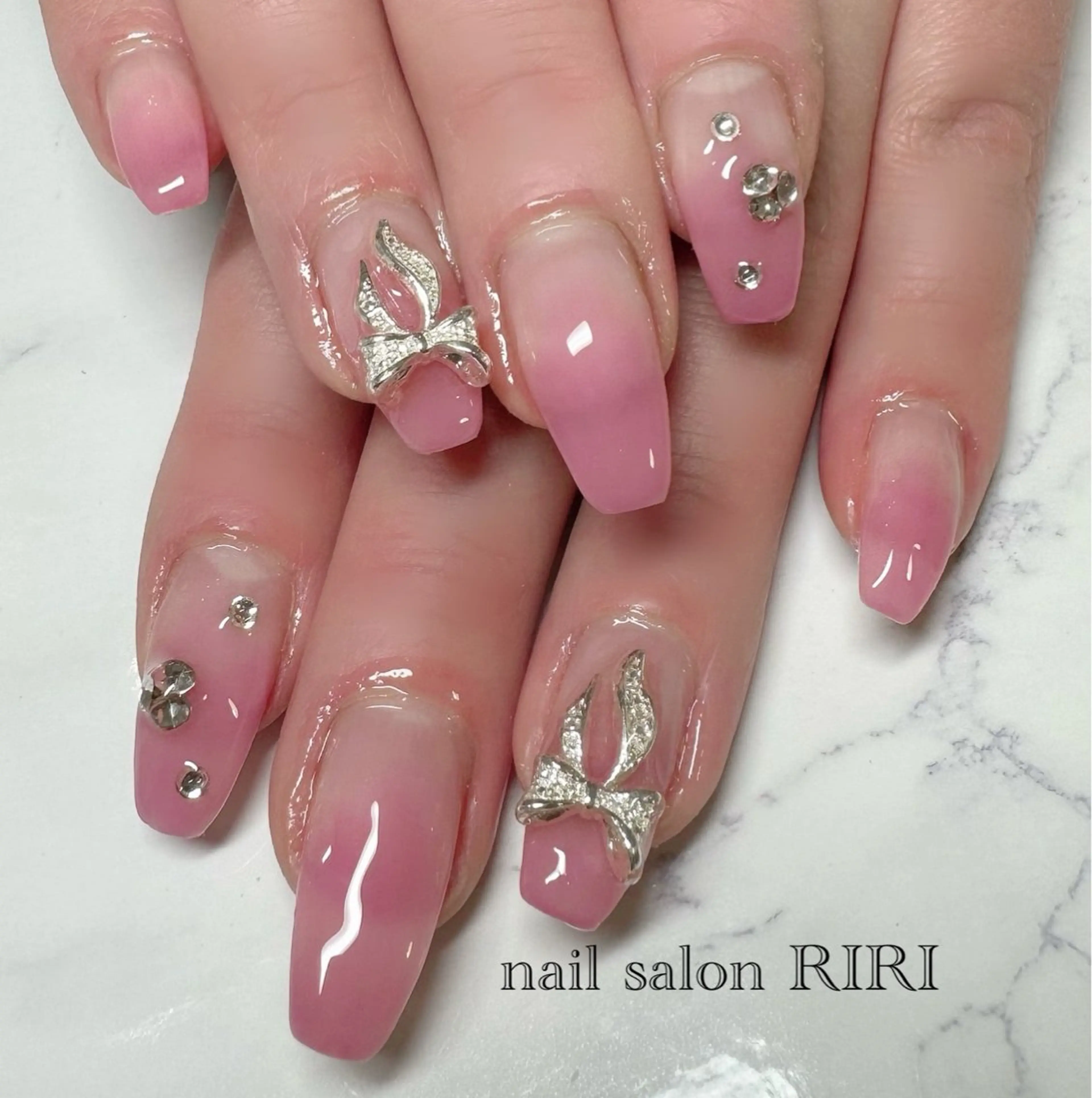 ネイル リボン RIRI リリのネイルデザイン