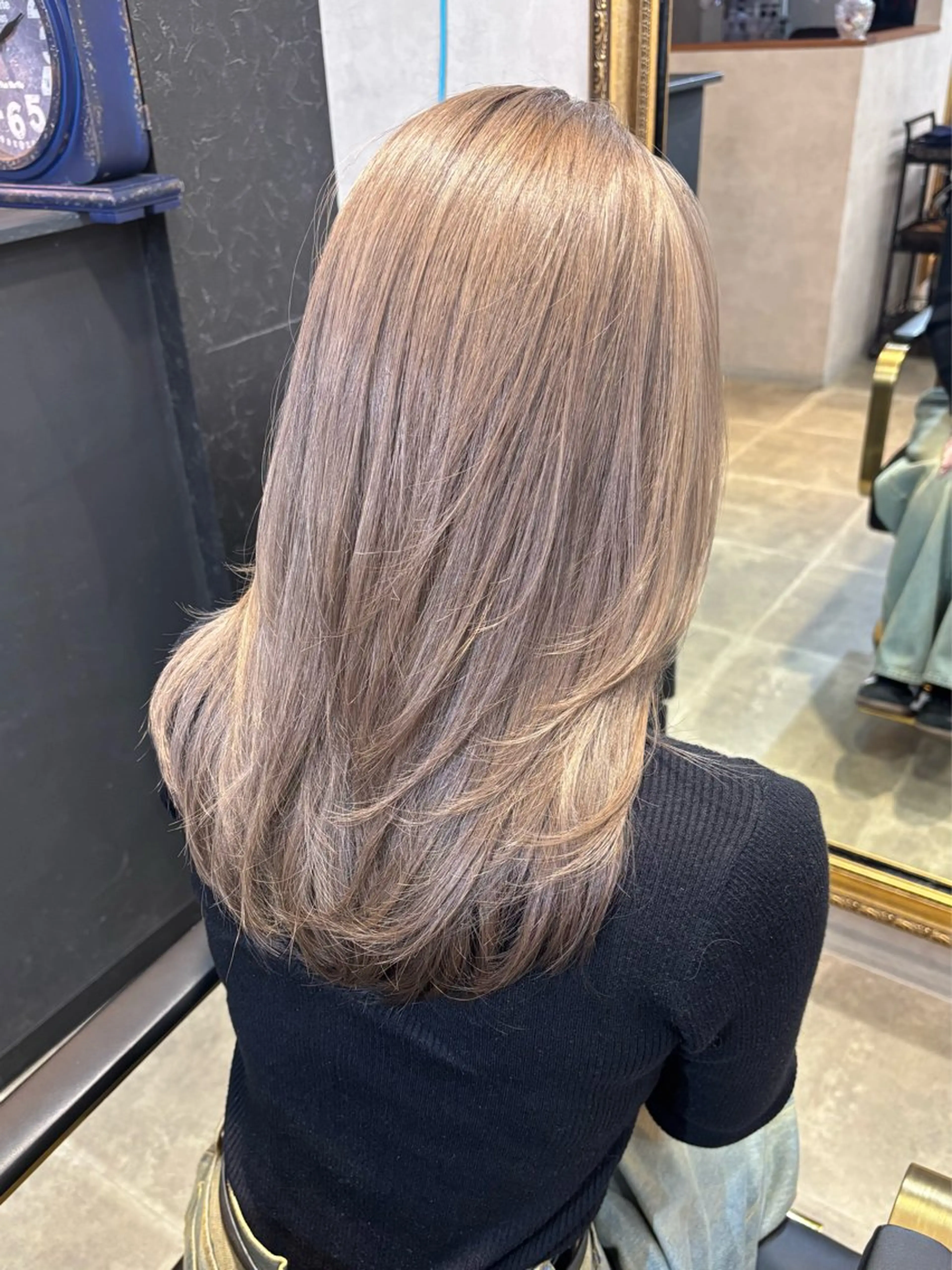 セミロング カラー 【aini天王寺】 𝐚𝐢𝐫𝐢✂︎のヘアスタイル