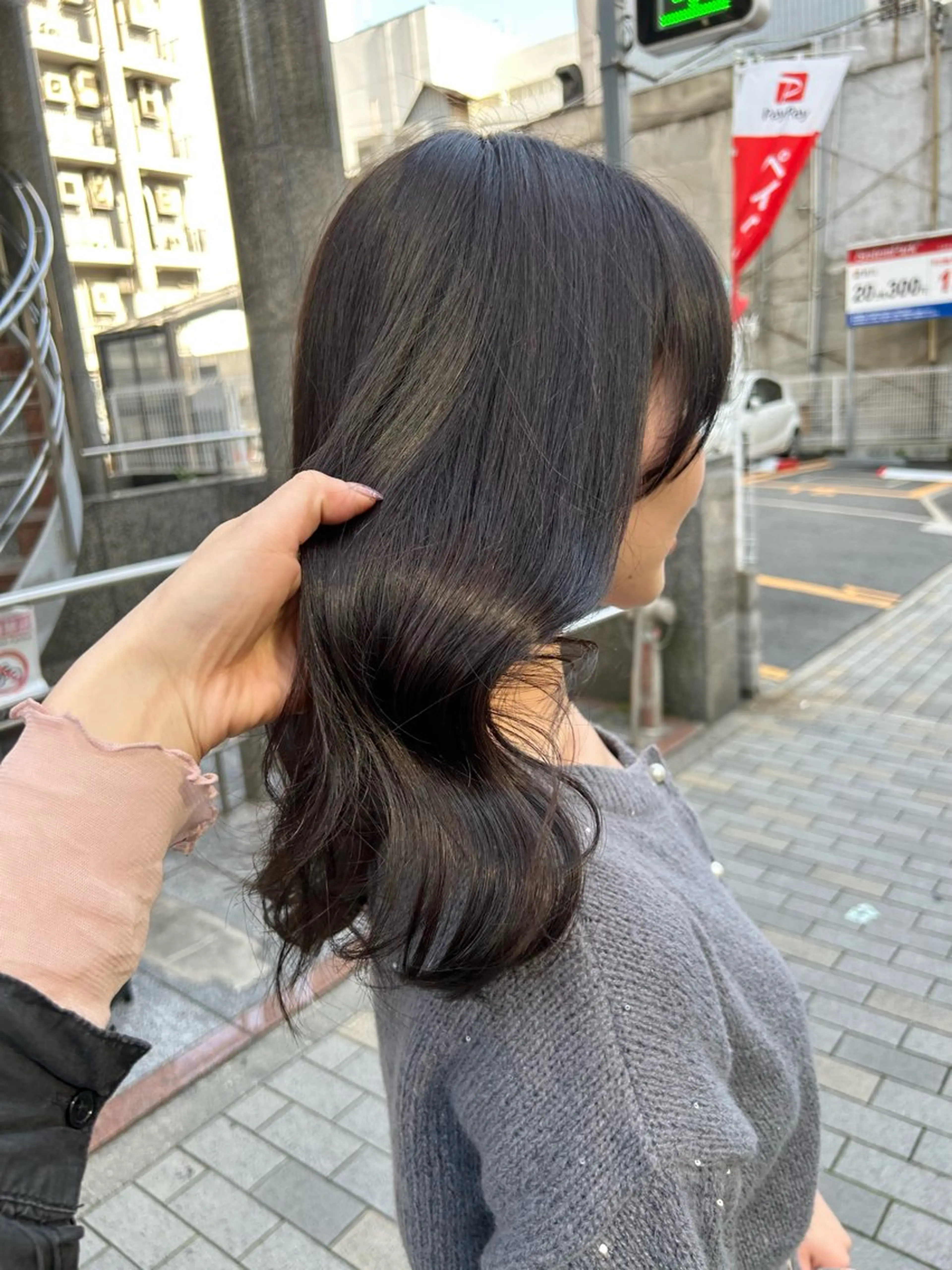 セミロング カラー 瀬川 夏緒のヘアスタイル