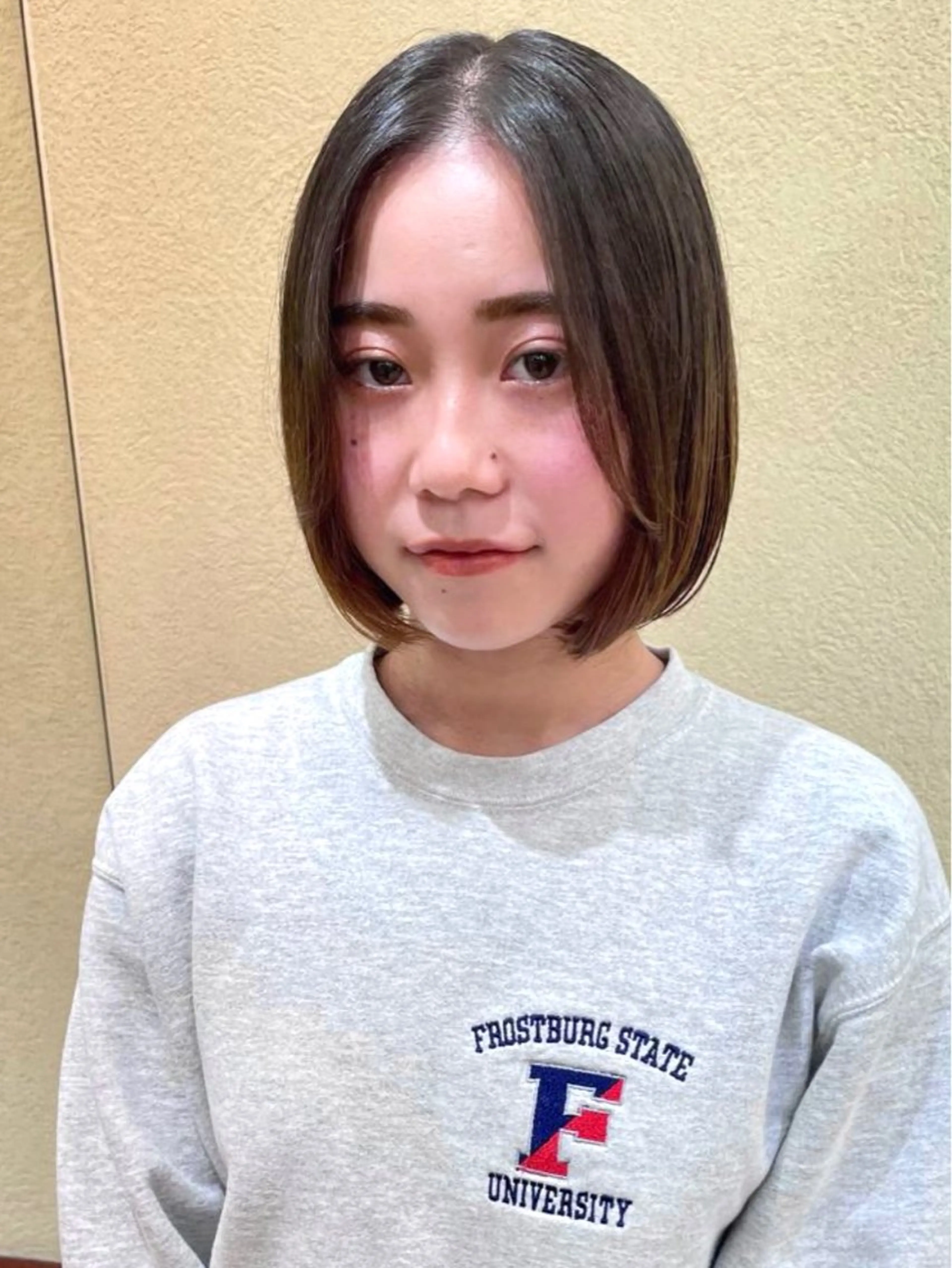 ショート カラー 塩谷 雪花のヘアスタイル