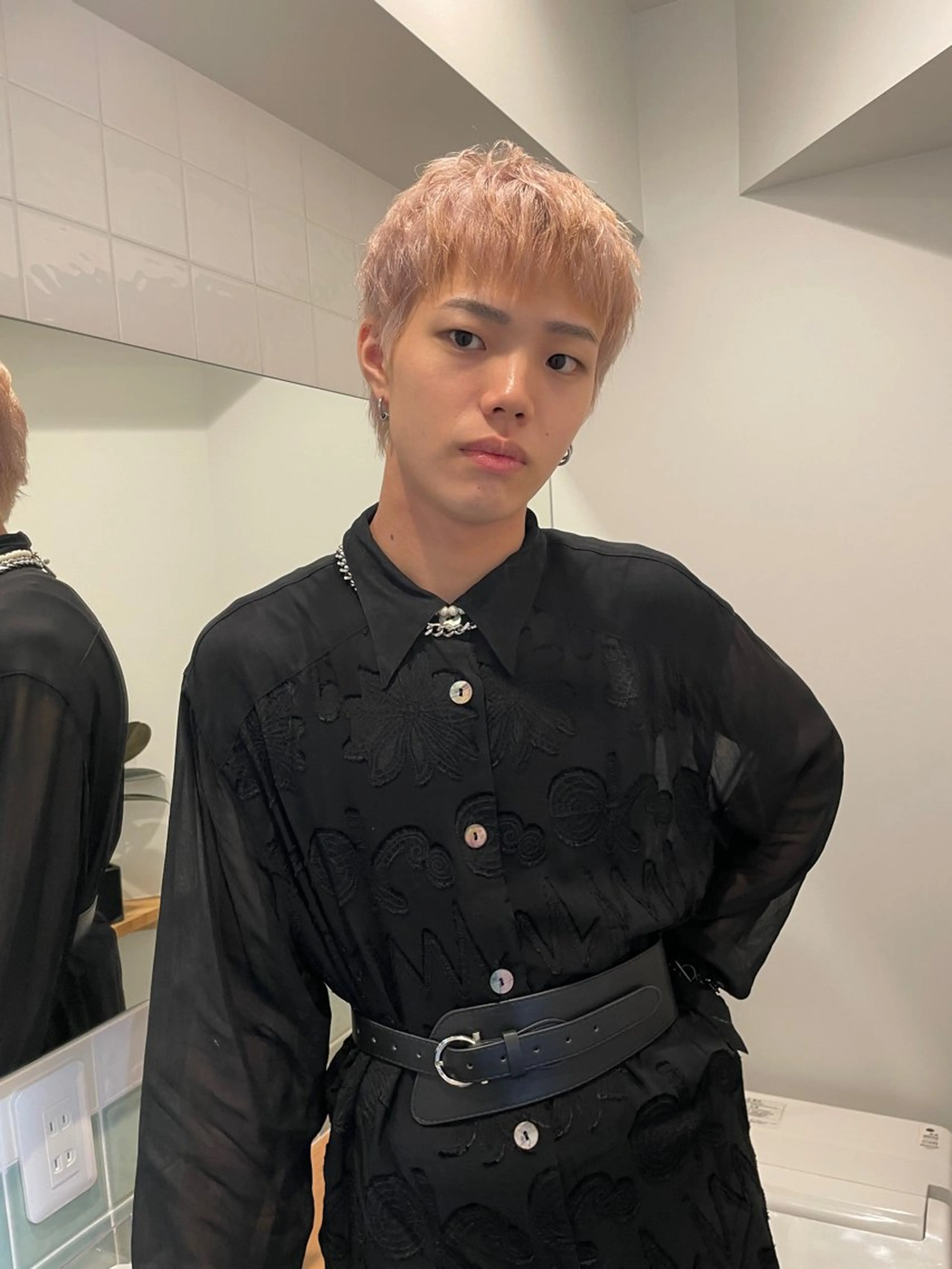 ショート カラー 切りっぱなしボブ レイヤー/縮毛矯正のヘアスタイル