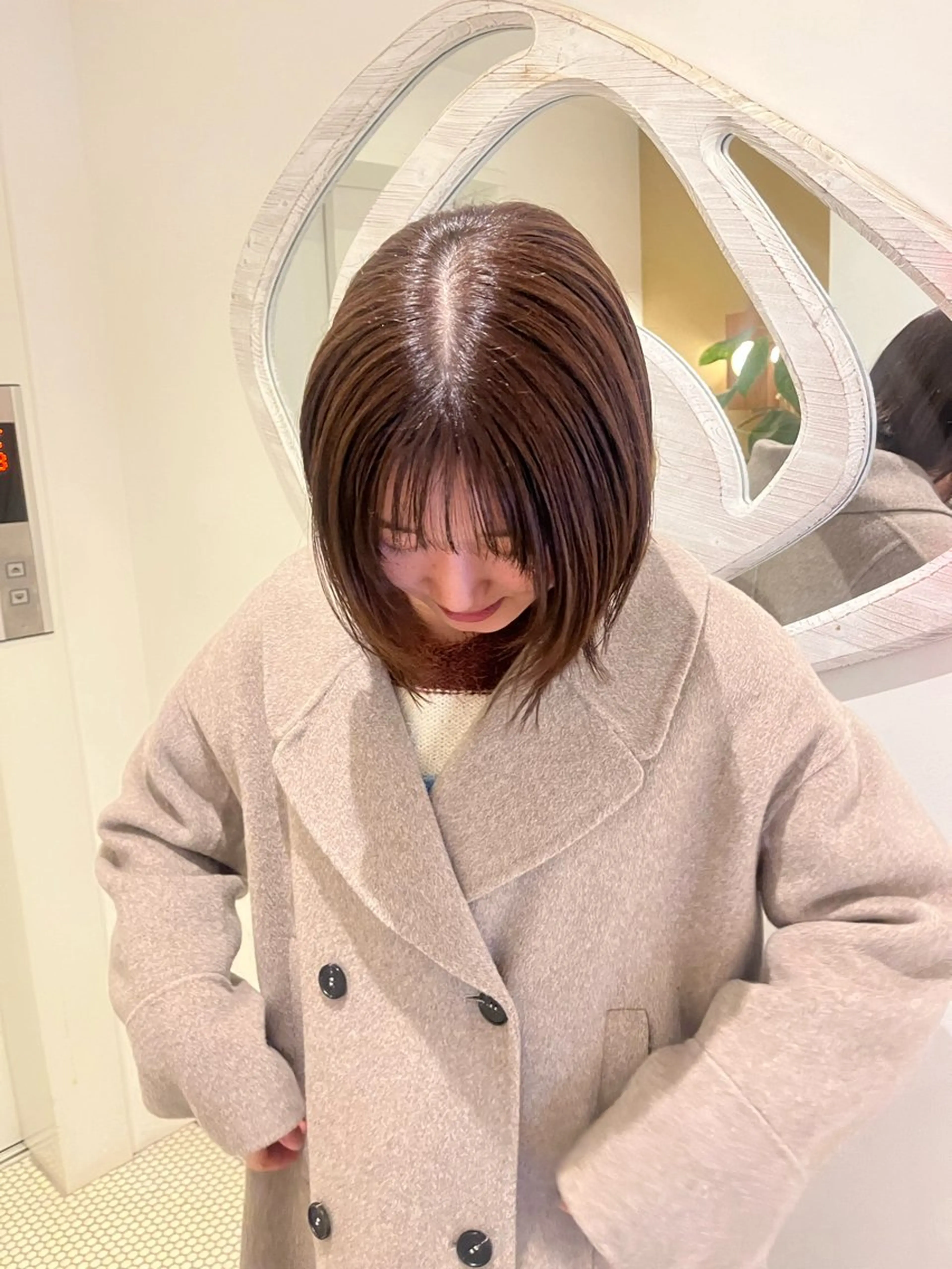 ミディアム カット ヘアカラー トリートメント あやか/ベージュ /透け感カラーのヘアスタイル