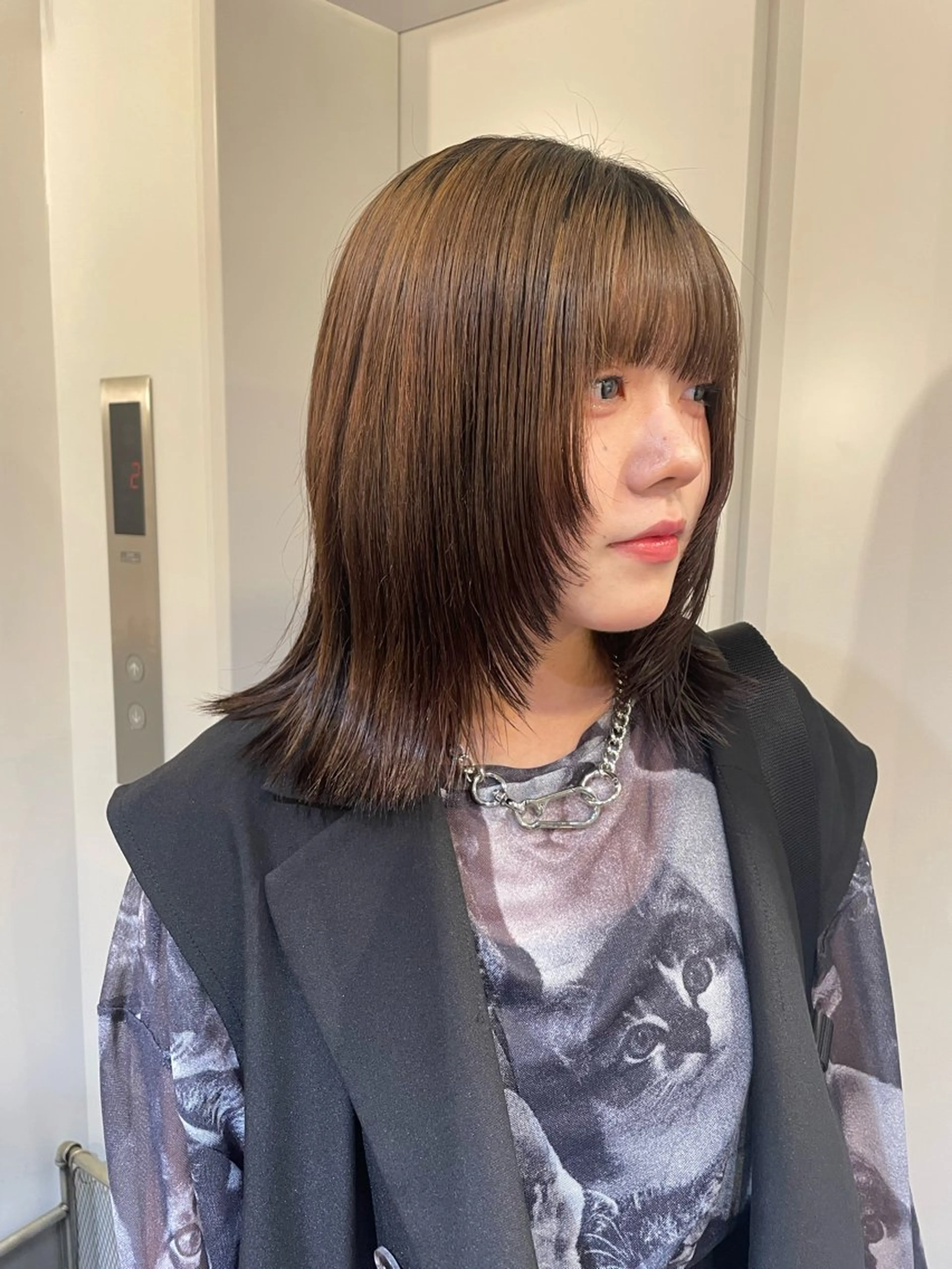 ミディアム 顔まわりレイヤー レイヤーカット カット トリートメント 狩野 羅夢のヘアスタイル