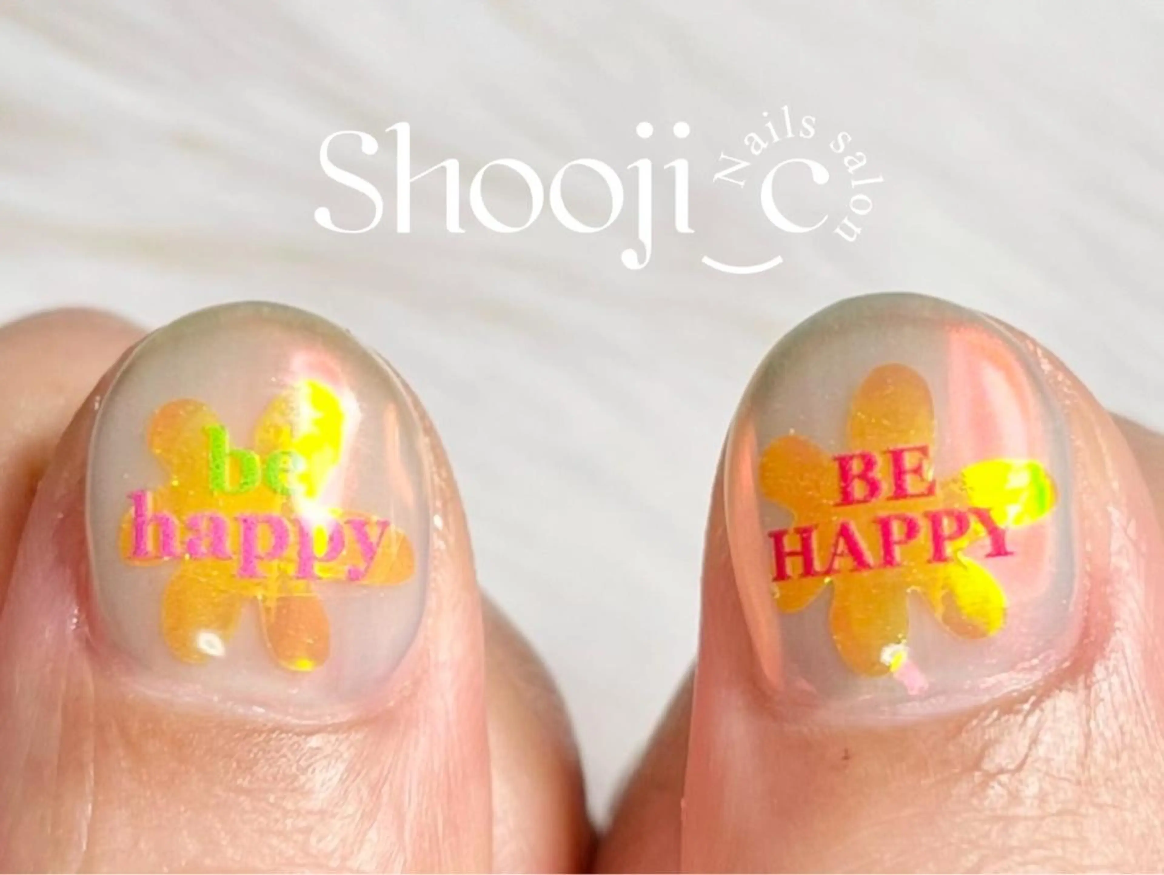 ネイル アートネイル グラデーション ラメ(グリッター) ミラーネイル 黄色 ハンドネイル Shooji_c Nail salonのネイルデザイン