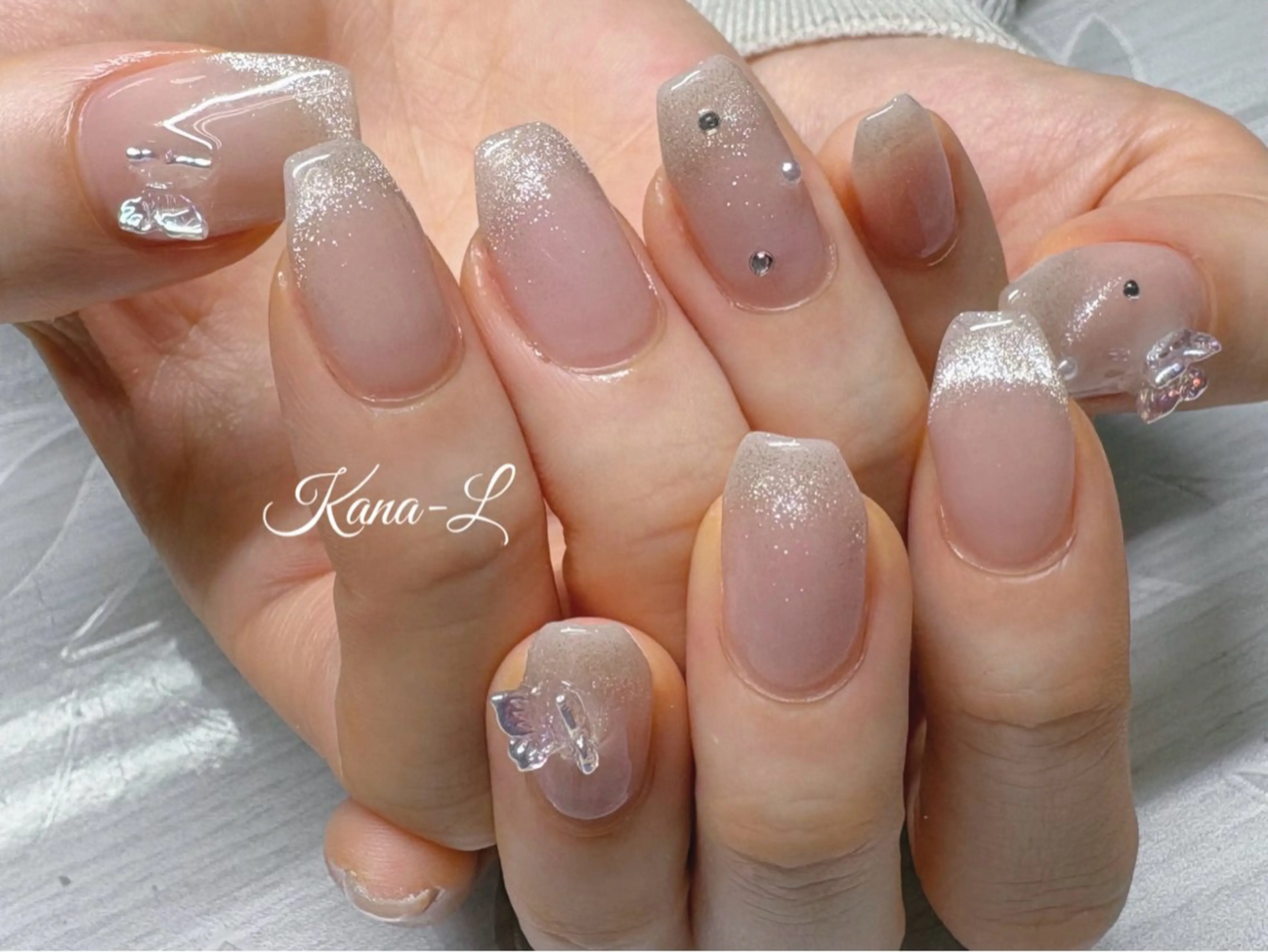 ネイル 芦辺 香奈のネイルデザイン