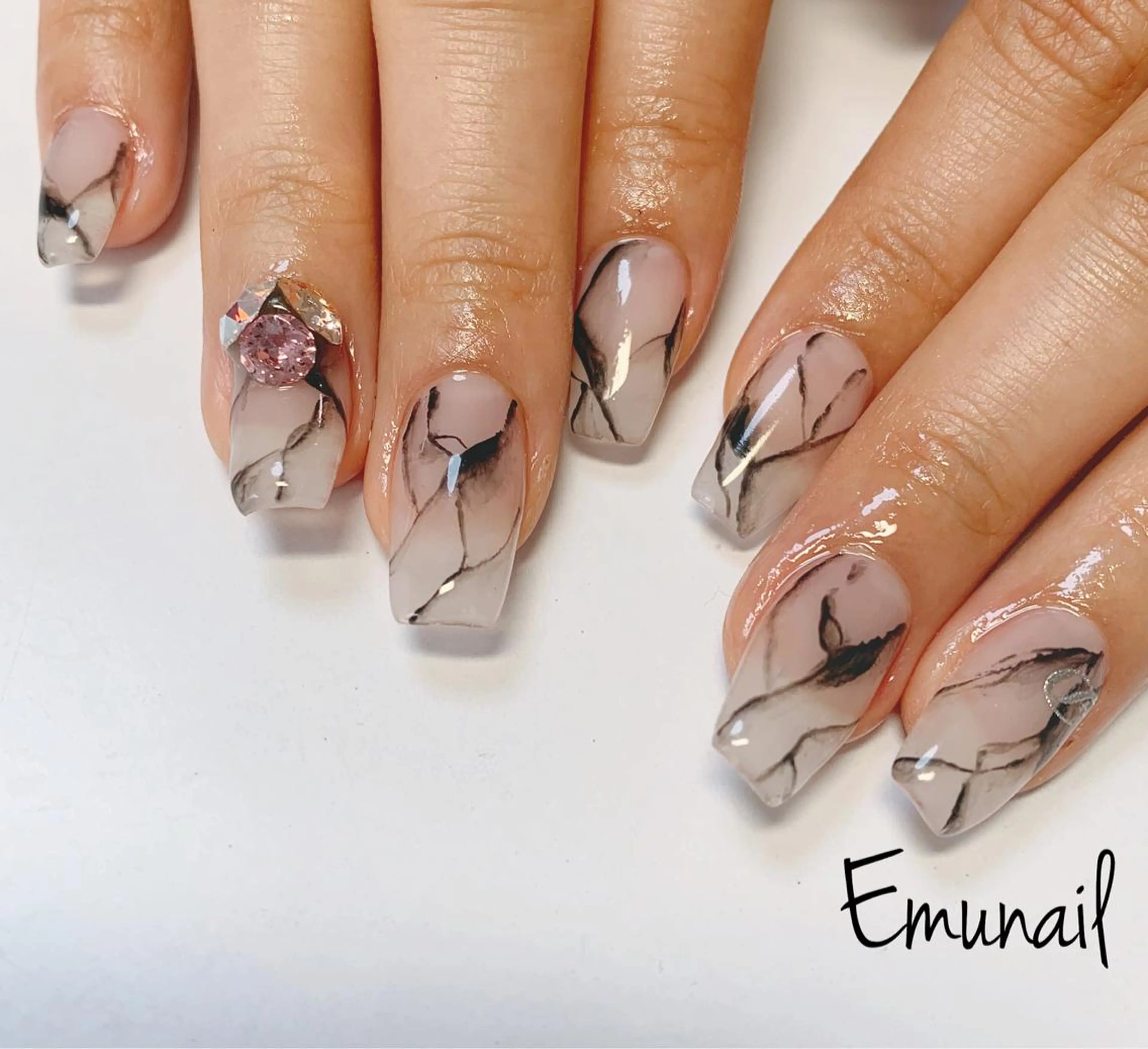 ネイル ハンドネイル Emu Nailのネイルデザイン
